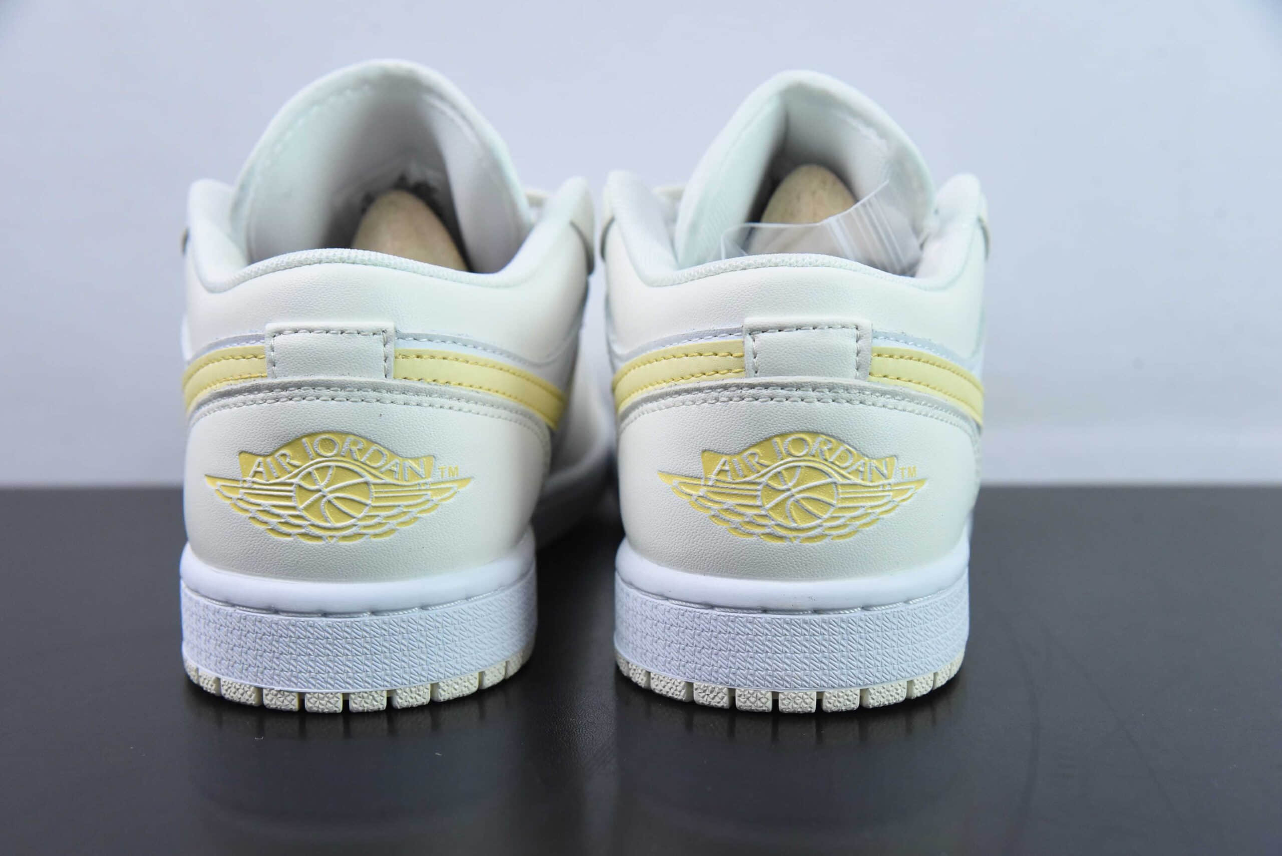 乔丹Air Jordan 1 Low AJ1白黄脚趾低帮休闲板鞋纯原版本 货号：FV8486-181