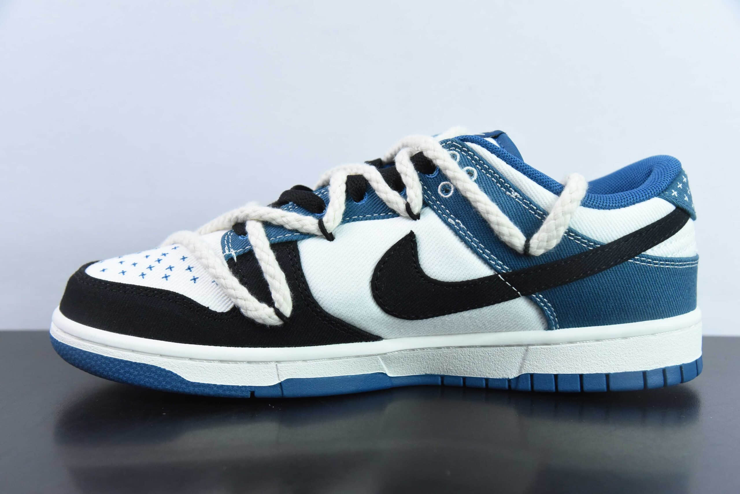 耐克Nike Dunk Low 黑白蓝高街风刺子绣麻绳解构 SB绑带低帮休闲板鞋纯原版本 货号:DV0834-101