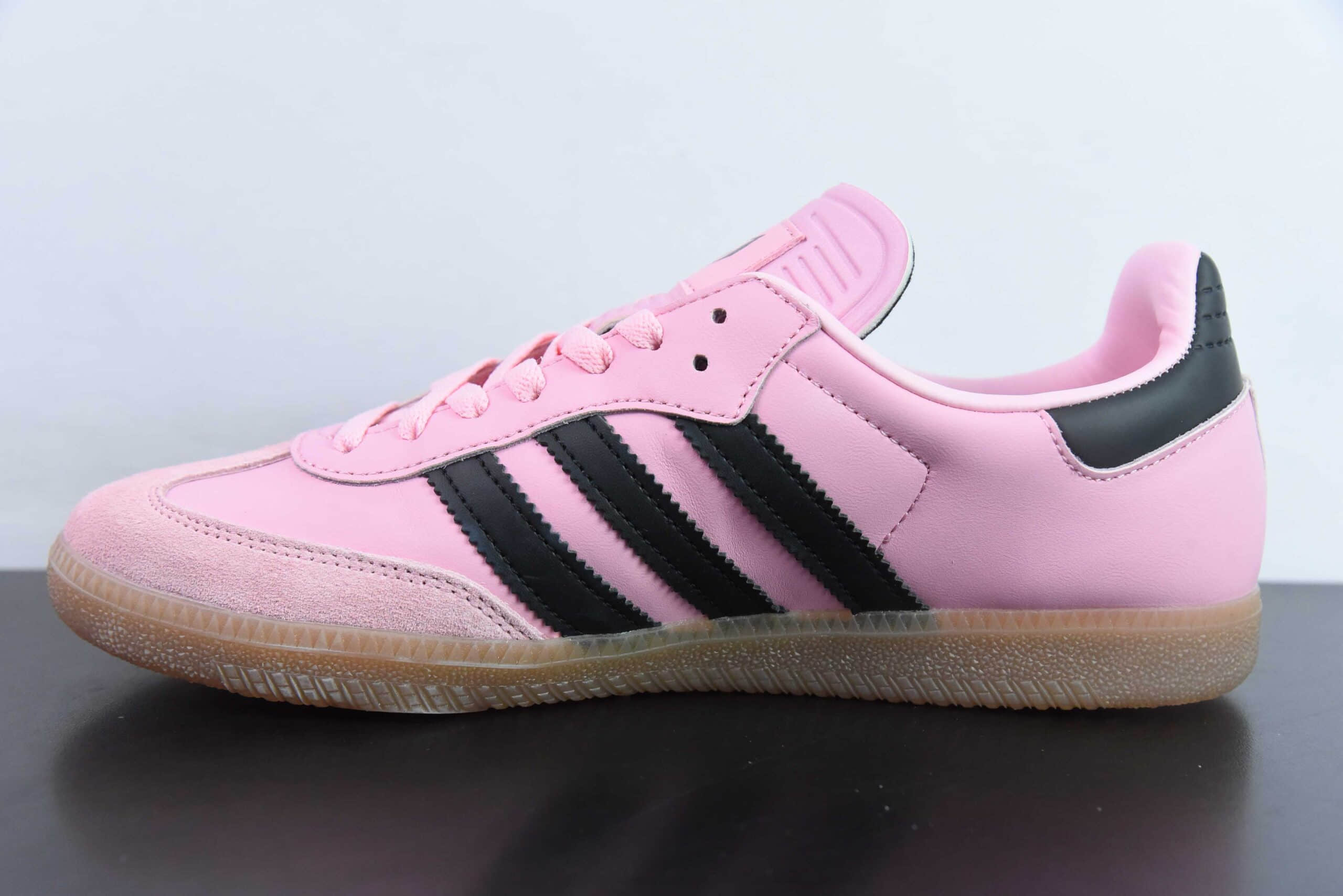 阿迪达斯Adidas INTER MIAMI CF x adidas originals Samba 联名黑粉复古桑巴板鞋纯原版本 货号:IH8158