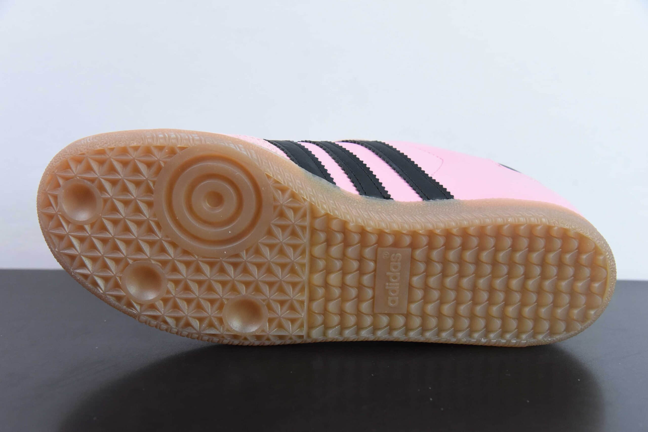 阿迪达斯Adidas INTER MIAMI CF x adidas originals Samba 联名黑粉复古桑巴板鞋纯原版本 货号:IH8158