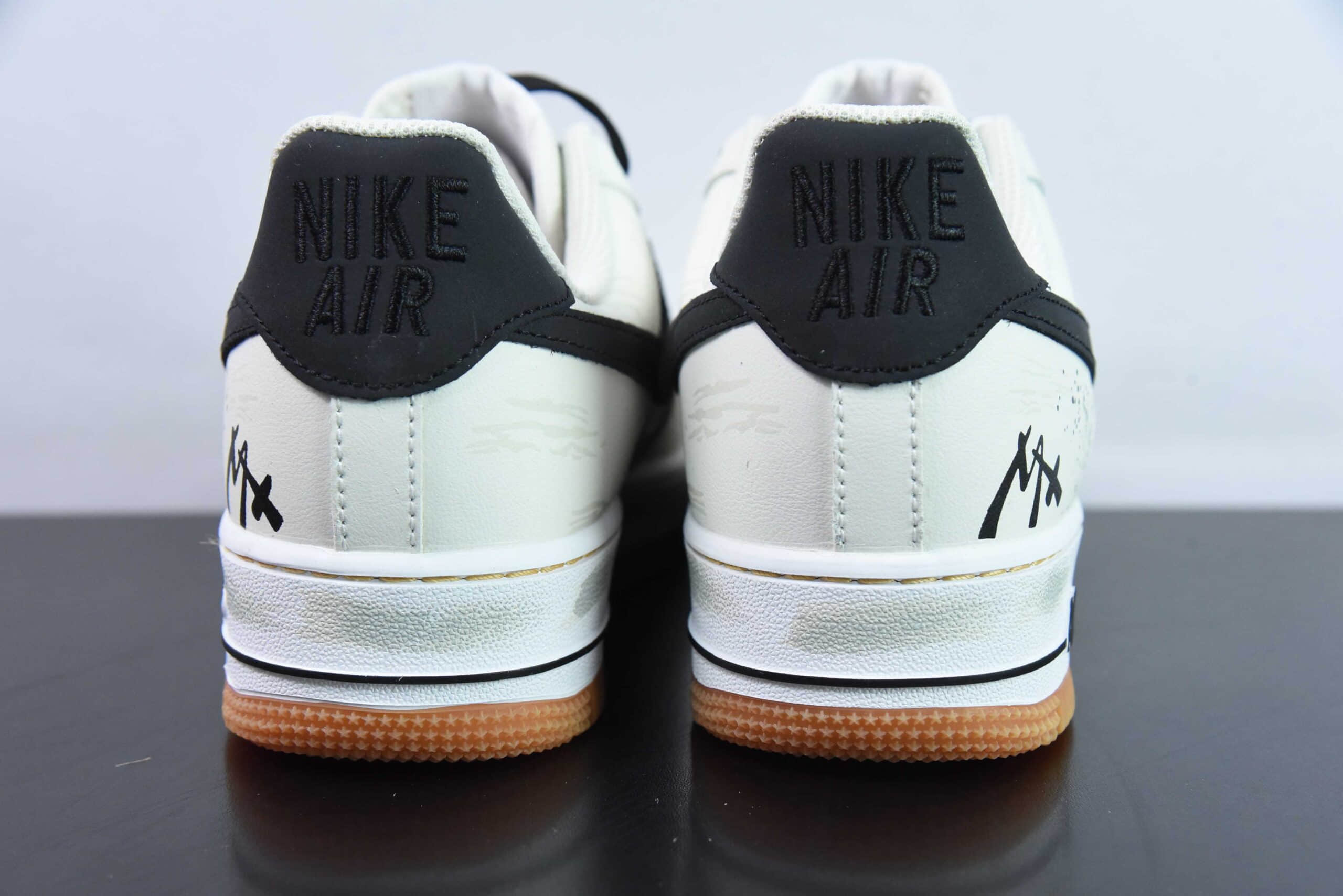 耐克Nike Air Force 1麦克斯涂鸦空军一号低帮休闲板鞋纯原版本 货号：DM0576-101
