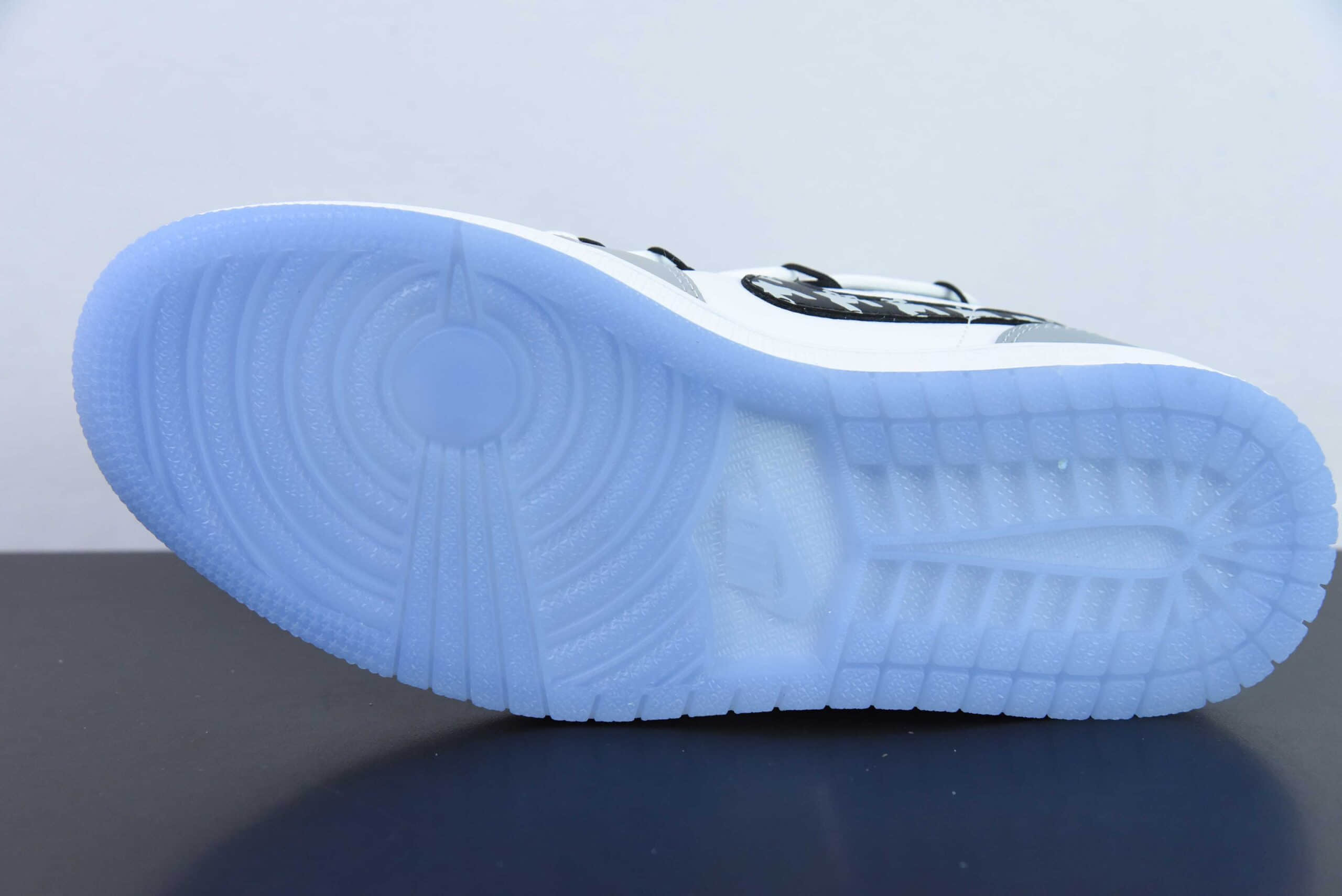 乔丹Air Jordan AJ1 Low 丛林树叶绑带低帮休闲篮球鞋纯原版本 货号：DC0774-105