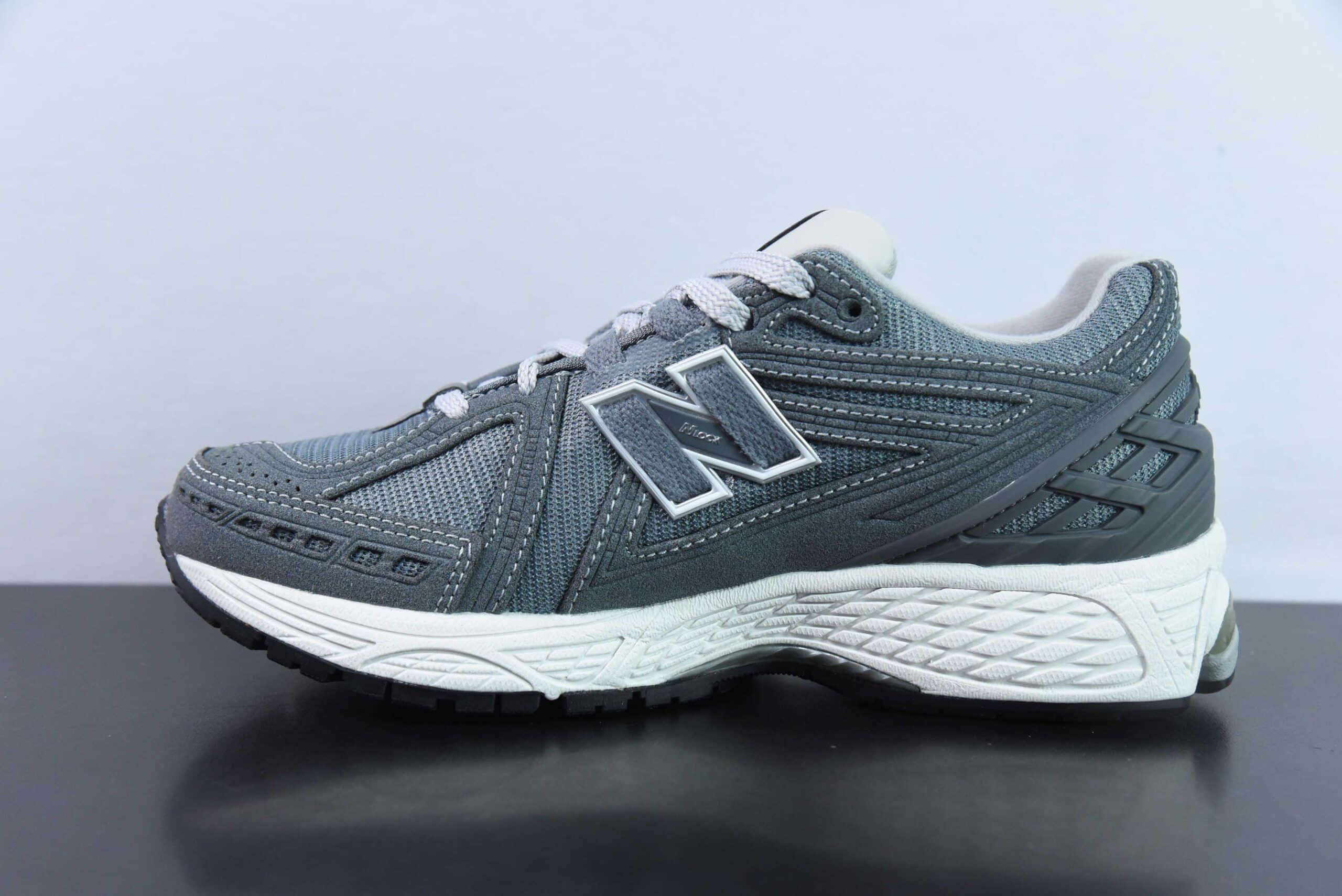 新百伦 New Balance M1906系列灰色复古老爹风休闲运动慢跑鞋纯原版本 货号：M1906RV 