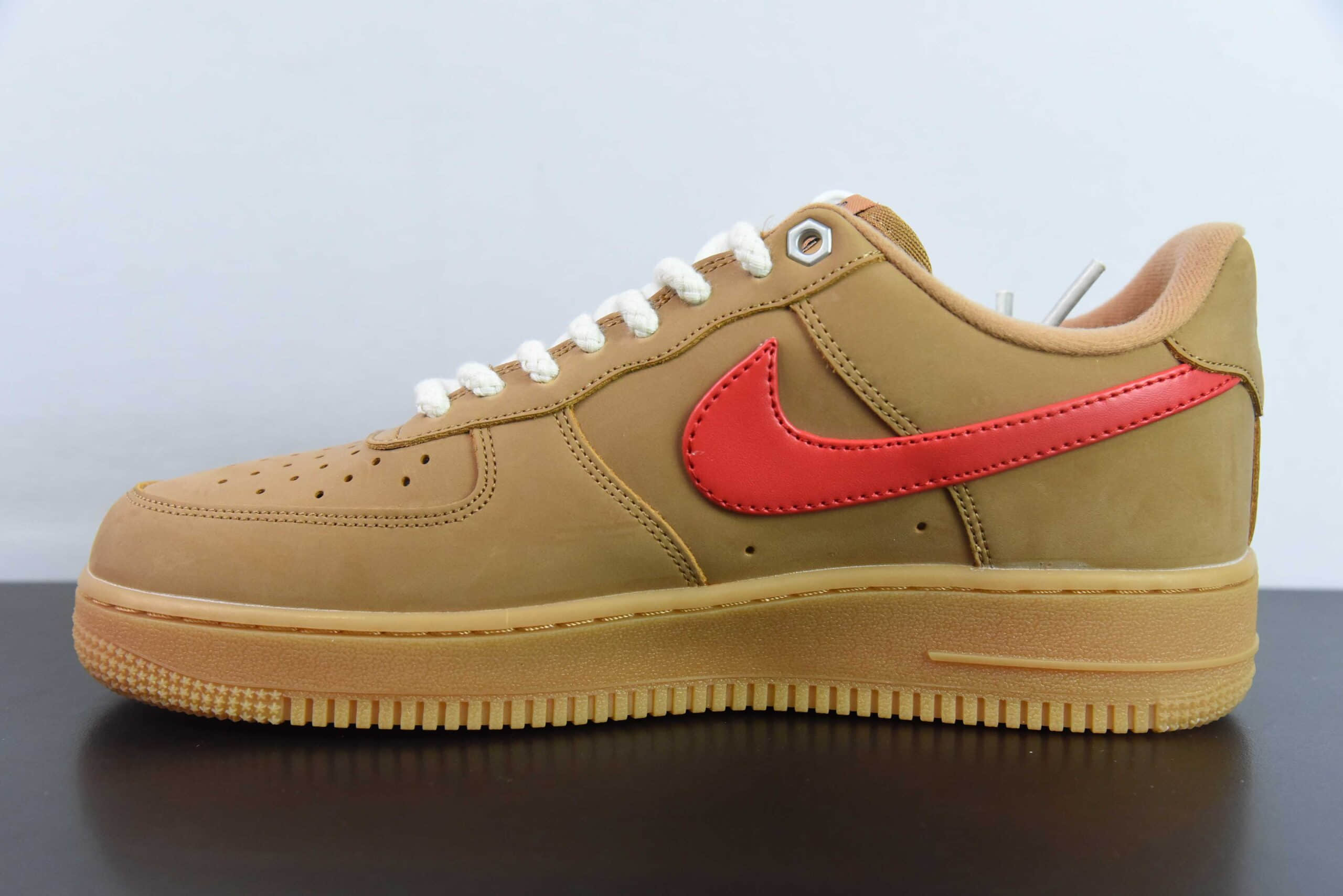 耐克Nike Air Force 1'07 Low 麦色红钩空军一号低帮板鞋纯原版本 货号：FZ7372-300