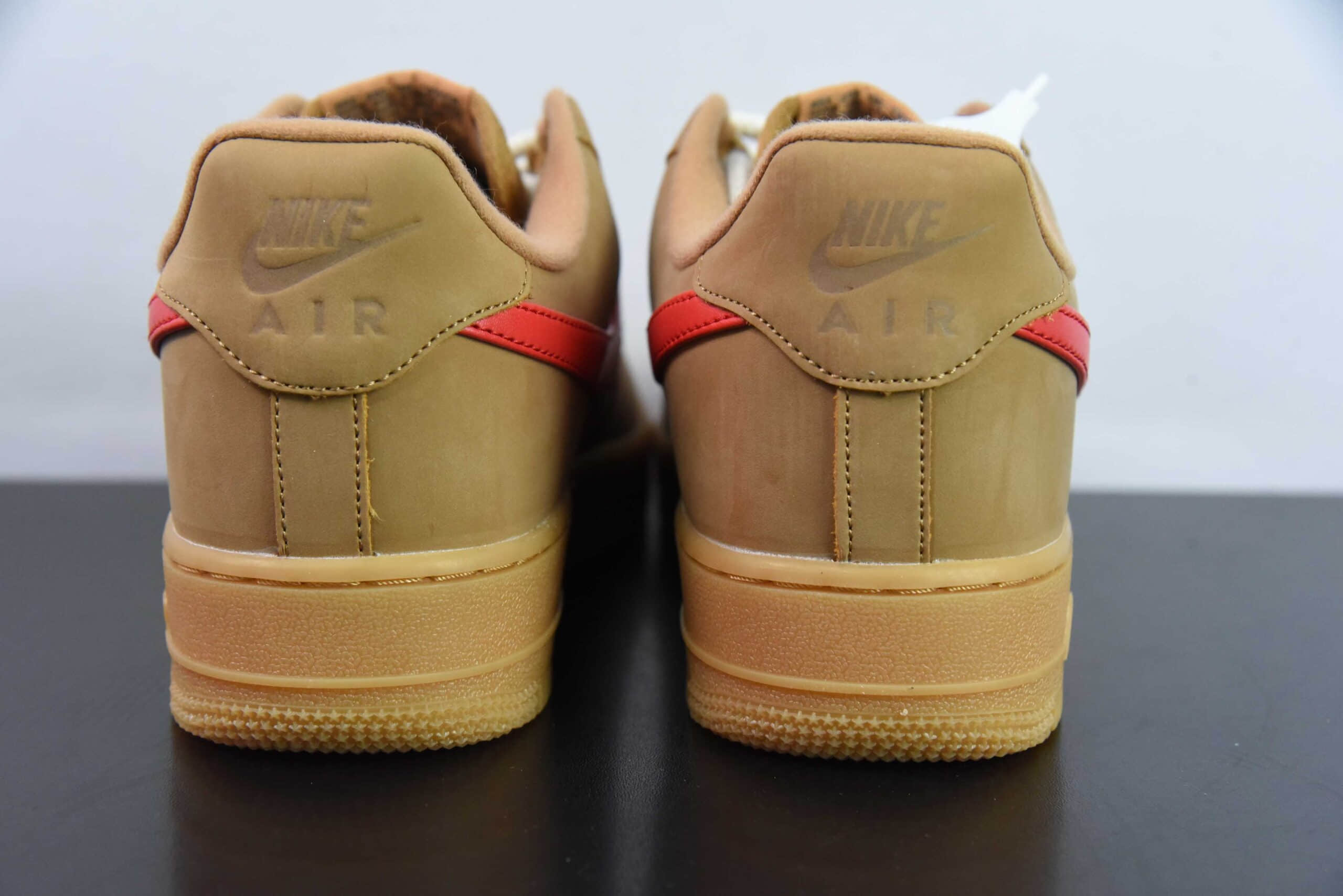 耐克Nike Air Force 1'07 Low 麦色红钩空军一号低帮板鞋纯原版本 货号：FZ7372-300