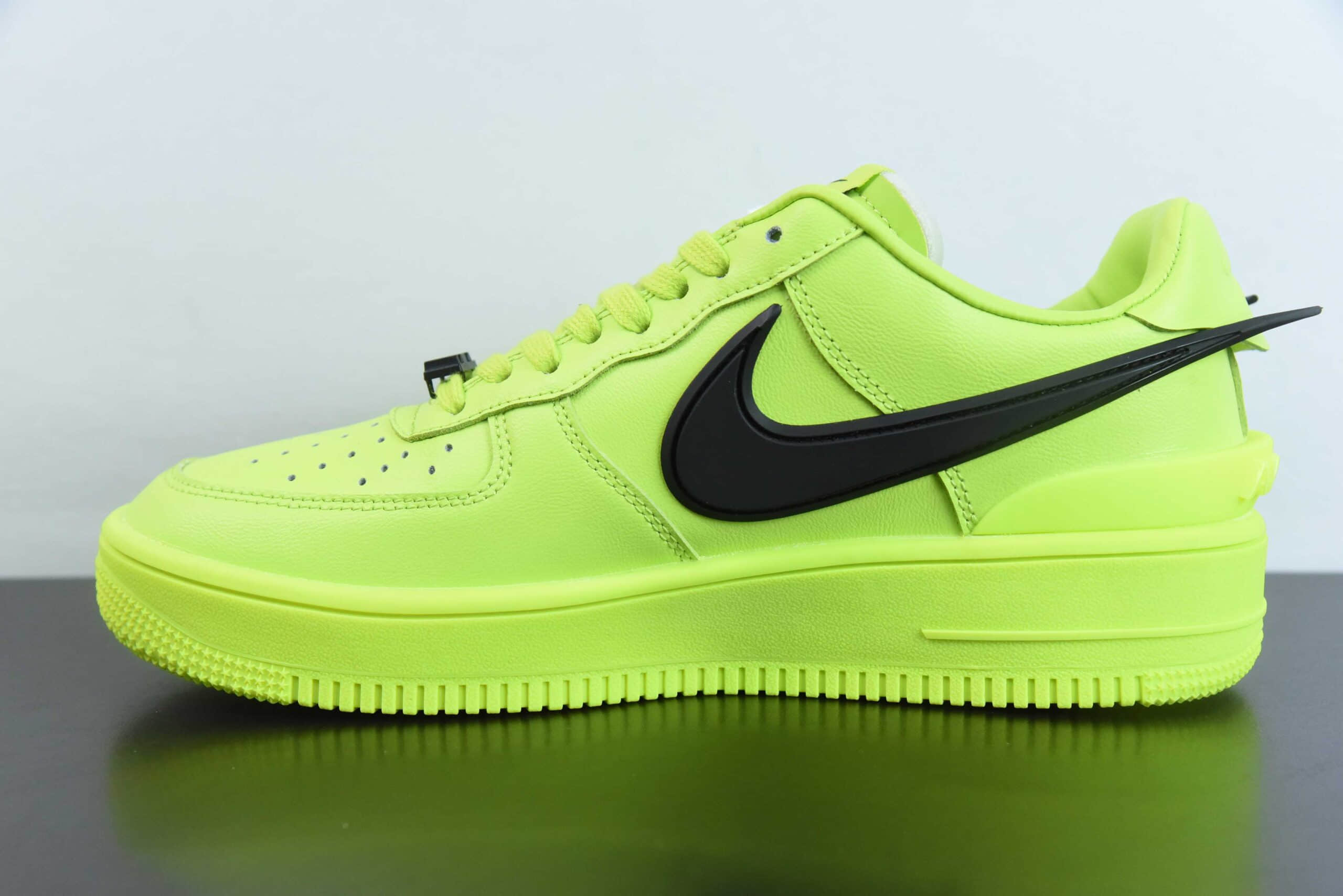 耐克Nike AMBUSH x Air Force 1 Low SP埋伏系列荧光黄黑大钩空军联名合作款低帮板鞋纯原版本 货号：DV3464-100
