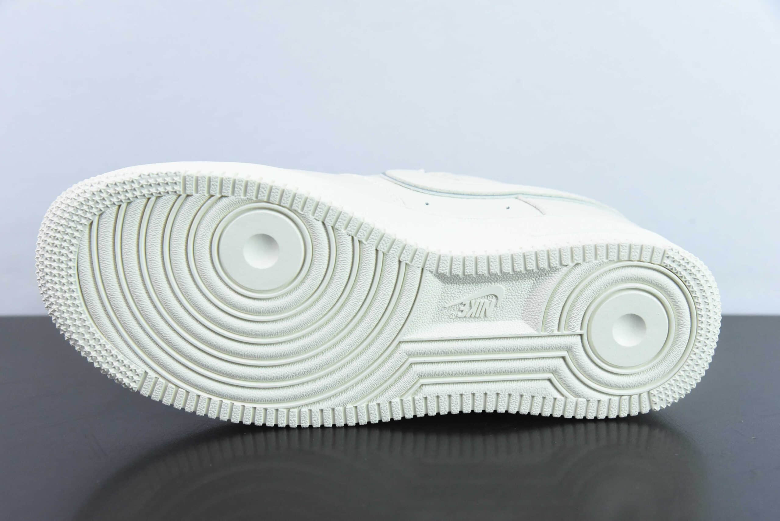 耐克Nike Air Force 1'07 Low 经典灰银小勾满天星空军一号低帮休闲板鞋纯原版本 货号:MJ0319-023