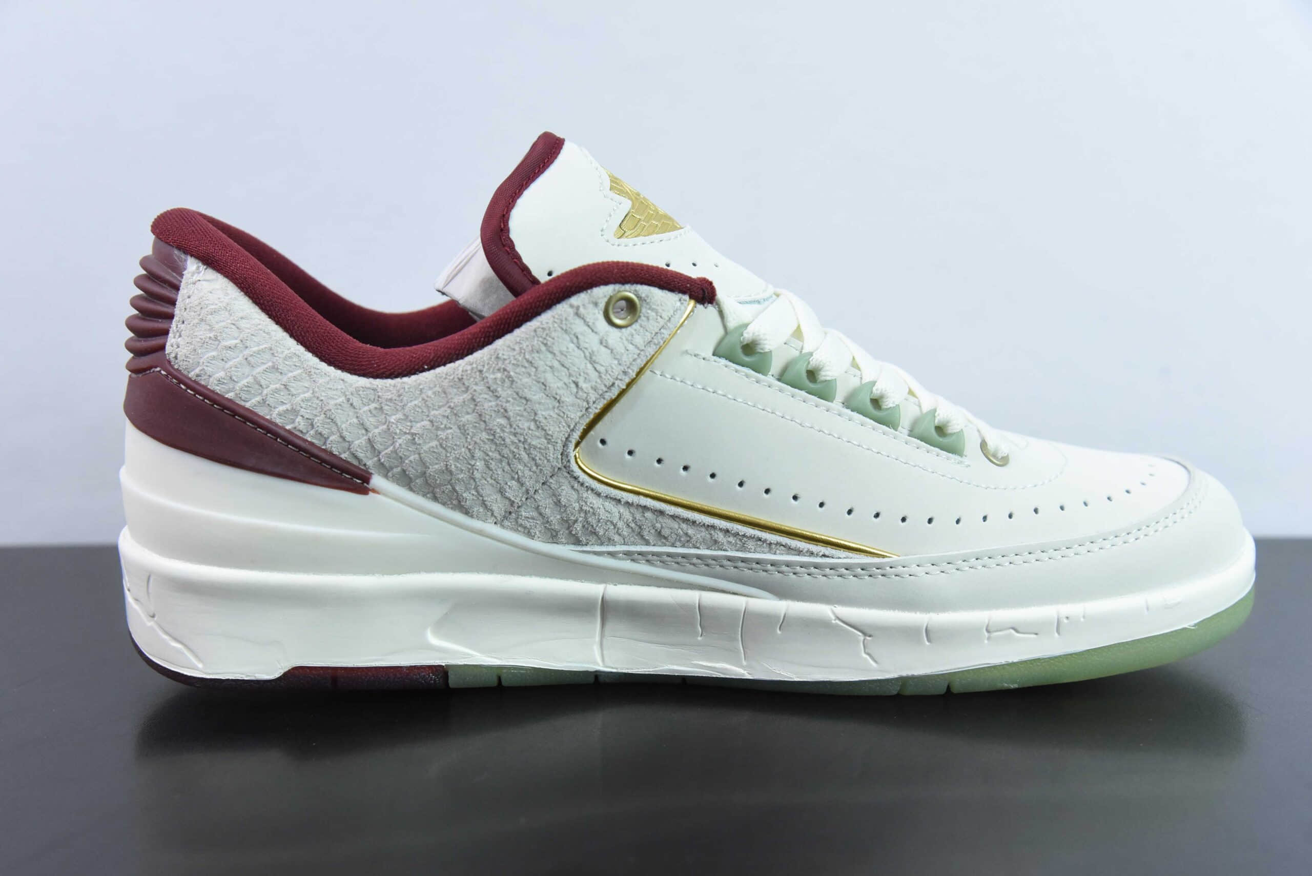 乔丹Air Jordan 2 Retro AJ2龙年限定白红低帮篮球鞋纯原版本 货号：FJ3468-100 