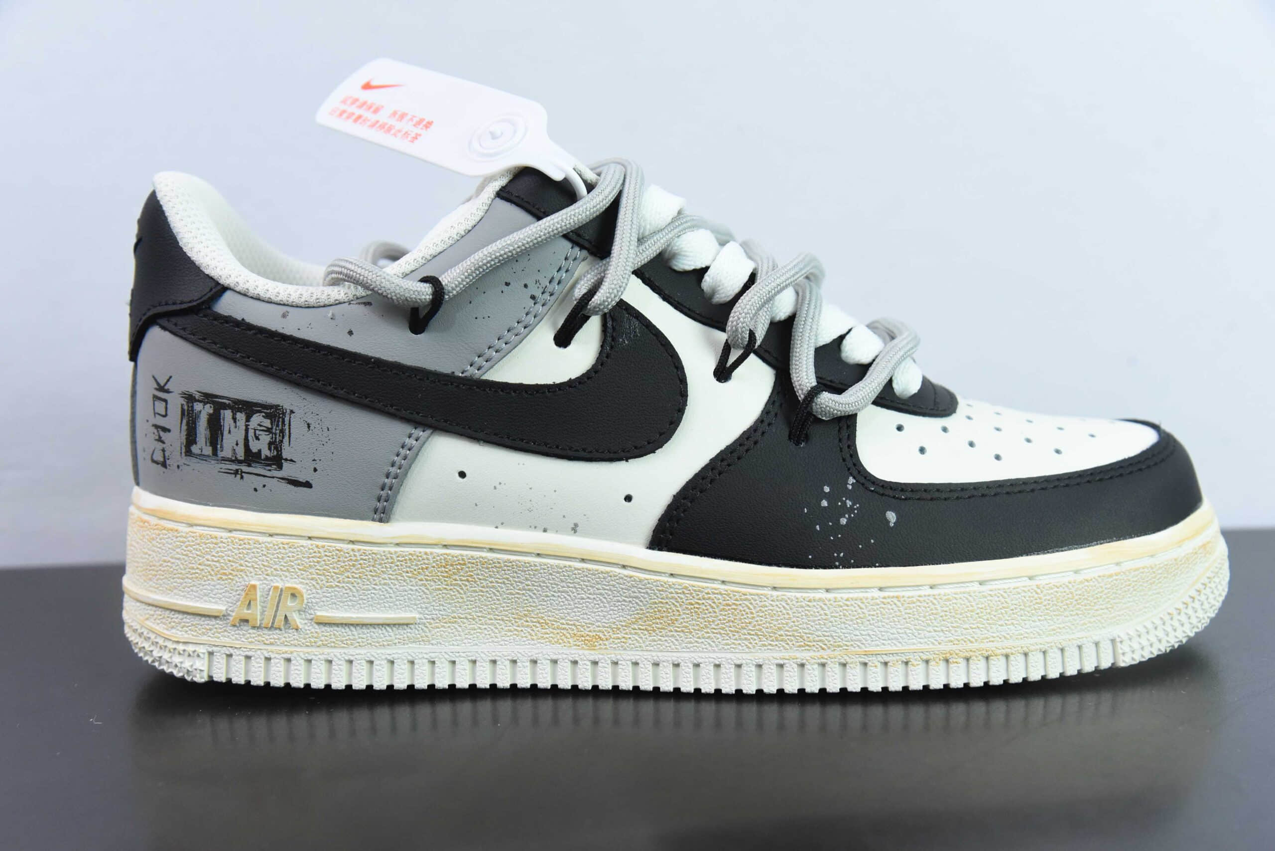 耐克Nike Air Force 1'07 Low 官方爆款定制二次元主题手绘喷绘黑白灰空军一号绑带低帮休闲板鞋纯原版本 货号：ZH0316-015 