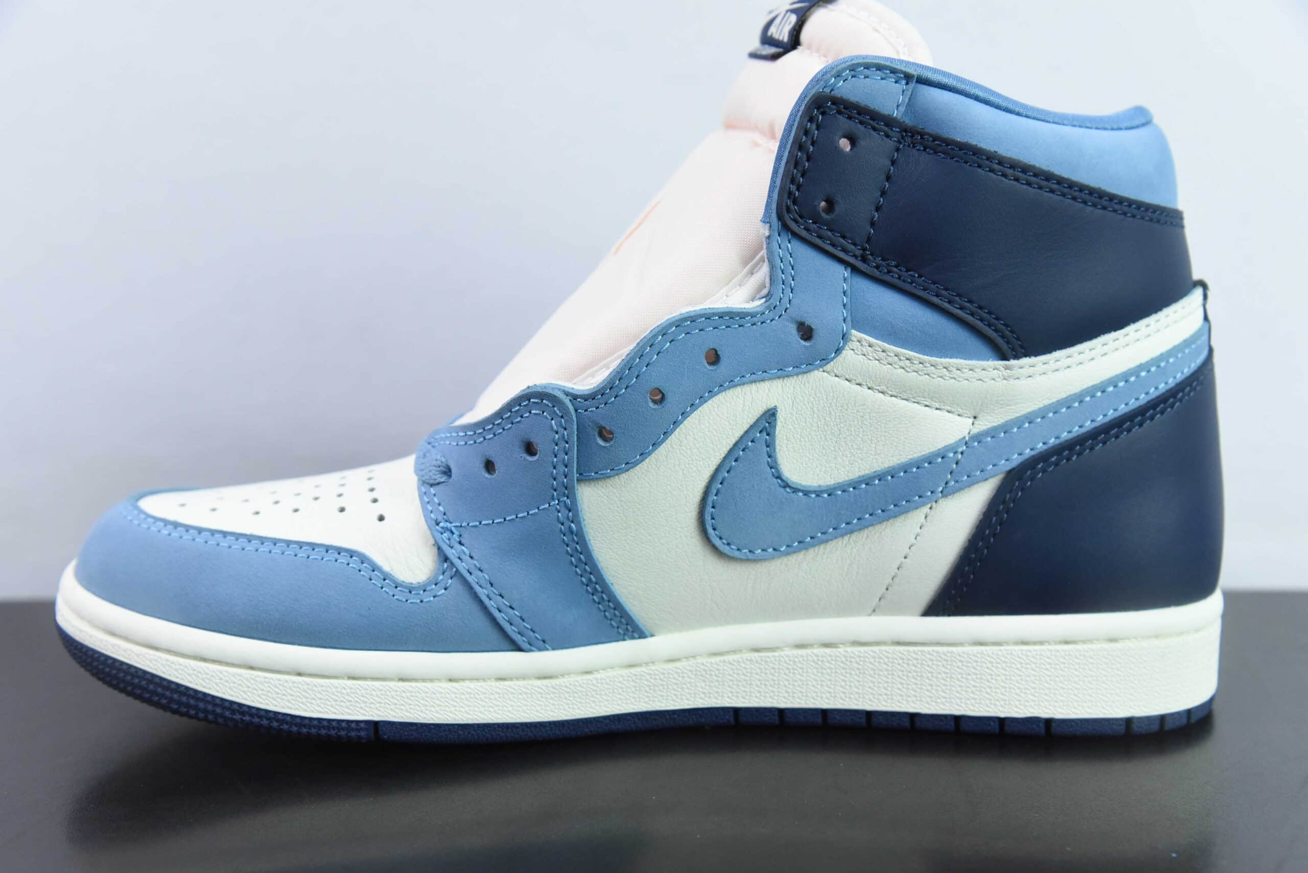 乔丹Air Jordan 1 High OG WMNS “First in Flight”aj1白蓝高帮复古文化篮球鞋纯原版本 货号：FD2596-400 