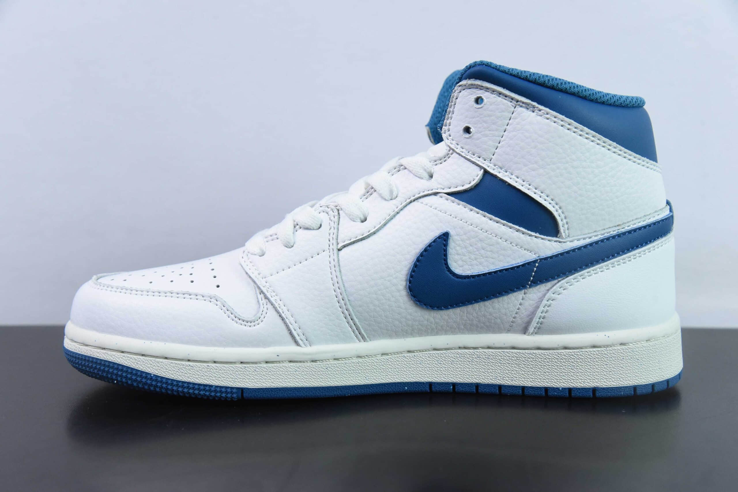 乔丹Air Jordan AJ1 Mid白蓝中帮复古文化篮球鞋纯原版本 货号：FN5215-141 