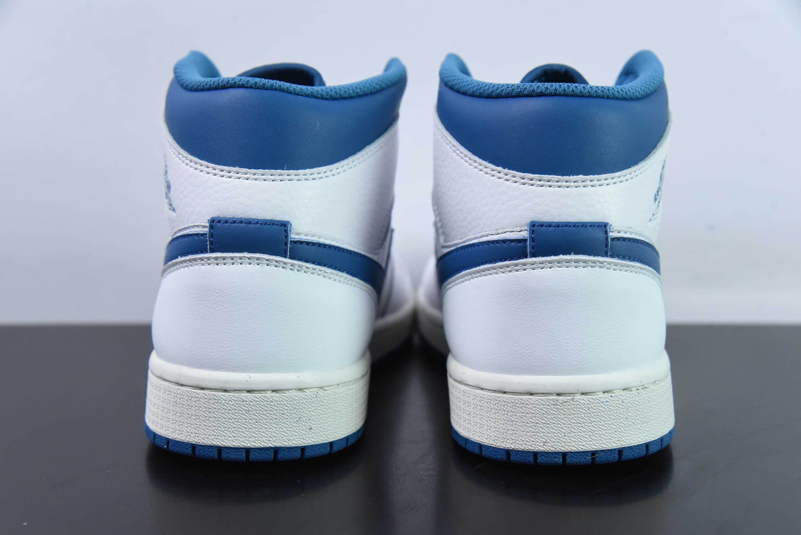 乔丹Air Jordan AJ1 Mid白蓝中帮复古文化篮球鞋纯原版本 货号：FN5215-141 