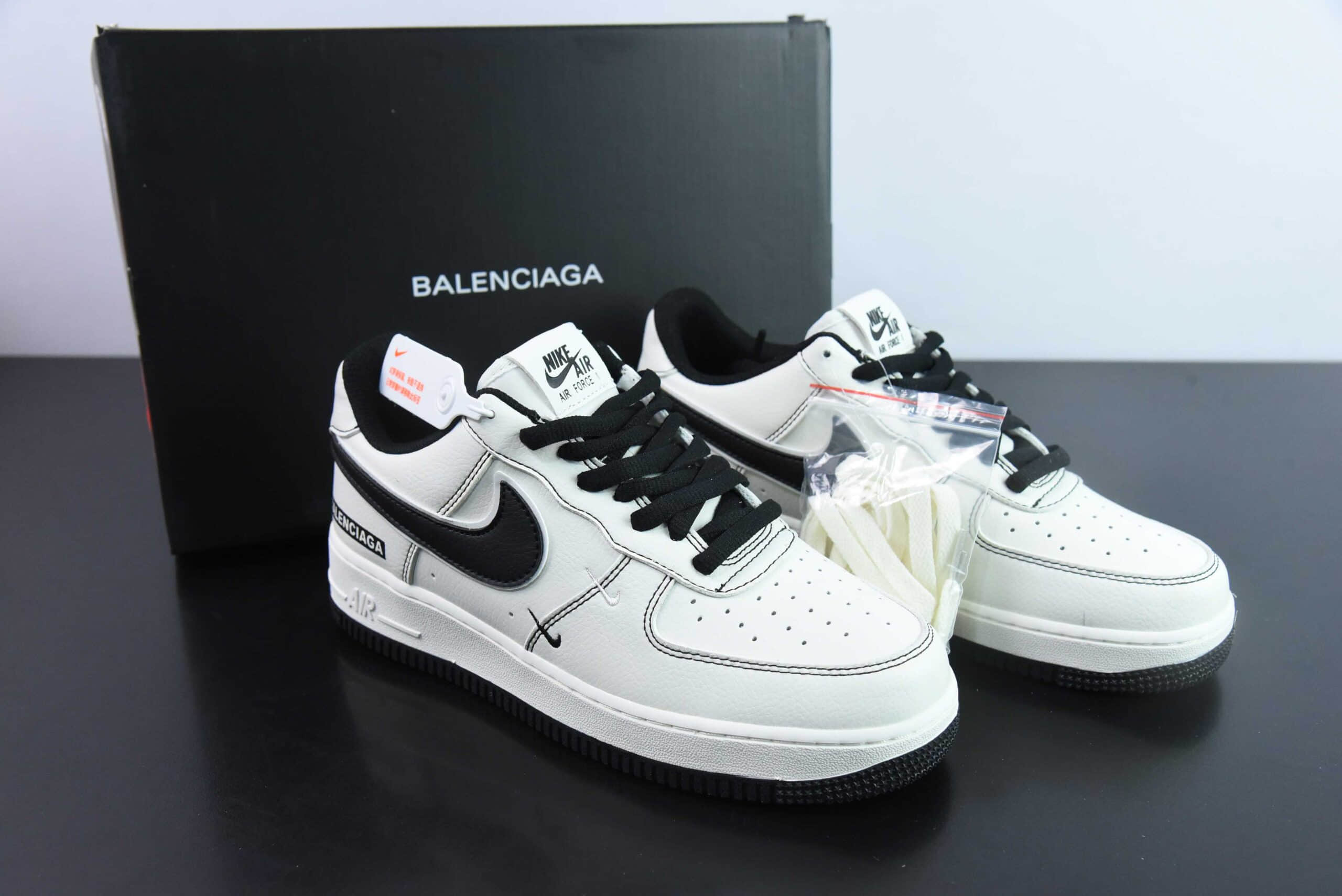 耐克Nike Air Force 1 Low 07 x Balenciaga 巴黎世家联名米白黑三钩空军一号低帮休闲板鞋纯原版本 货号：FR0538-090 