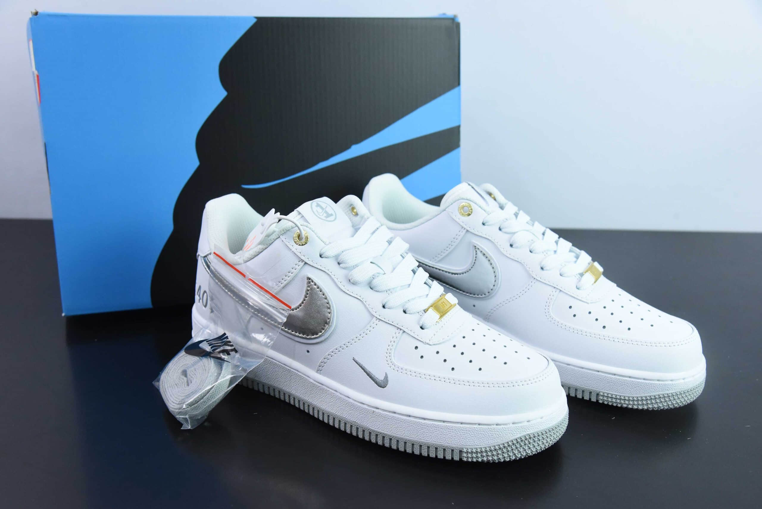 耐克NIke Air Force 1 '07 Low “40周年联名亮银”空军一号低帮休闲板鞋纯原版本 货号：XP9688-760
