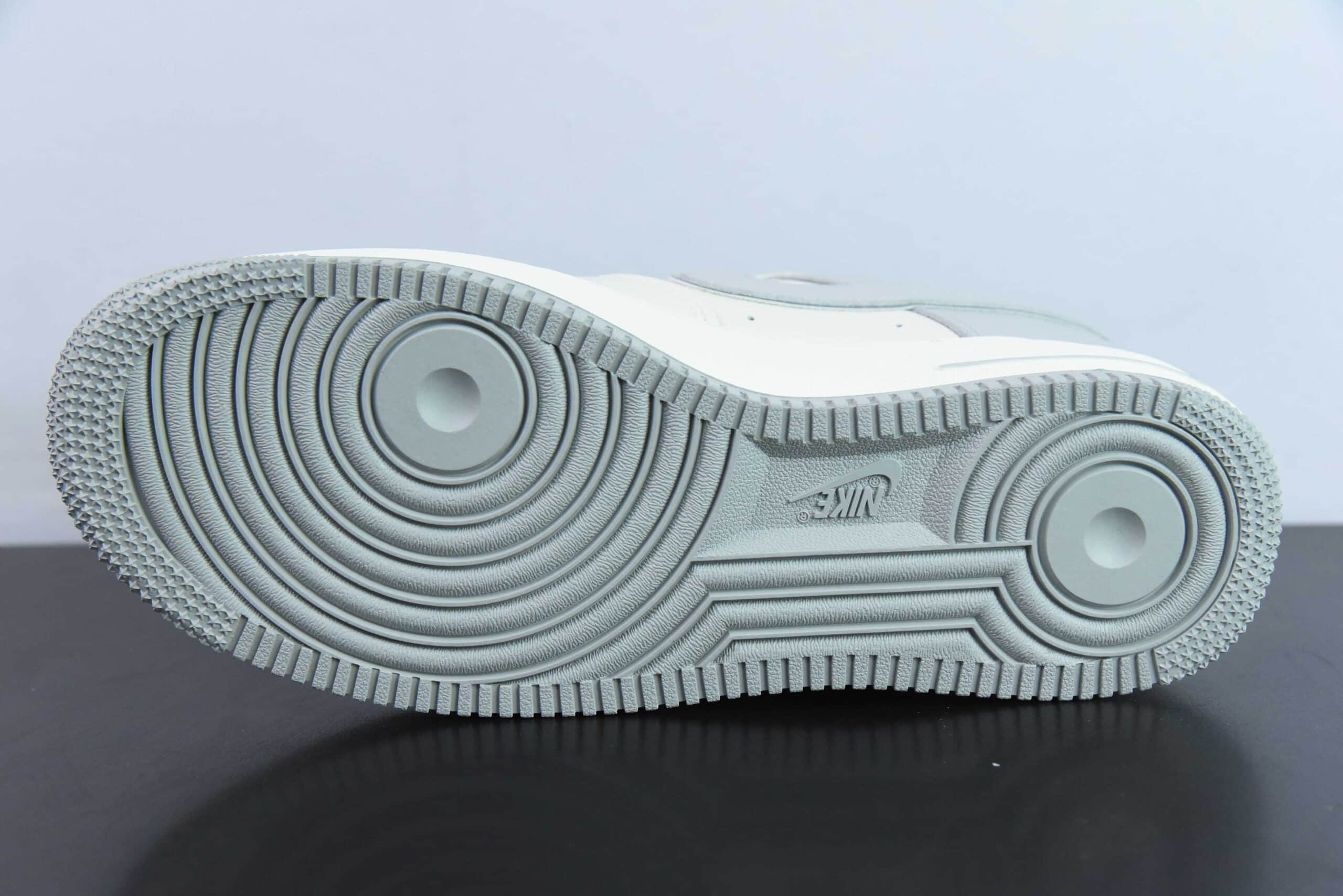 耐克Nike Air Force 1 '07 Low TS米白灰小勾空军一号低帮休闲板鞋纯原版本 货号:IO5636-888