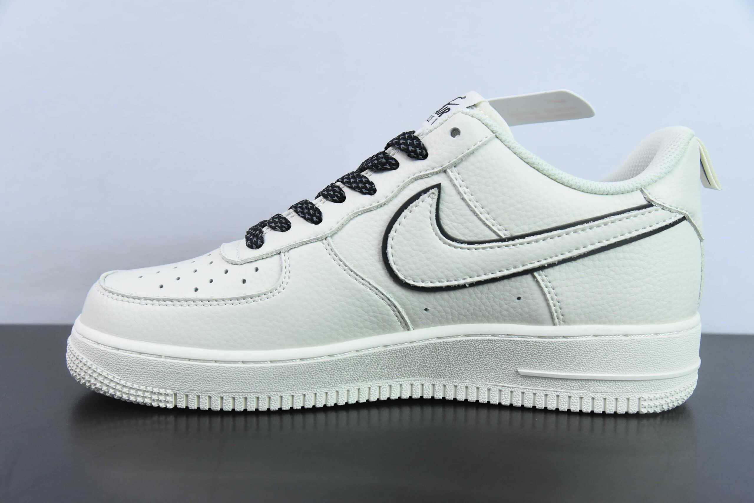 耐克Nike Air Force 1'07 Low 经典黑色小勾满天星空军一号低帮休闲板鞋纯原版本 货号：MJ0319-021