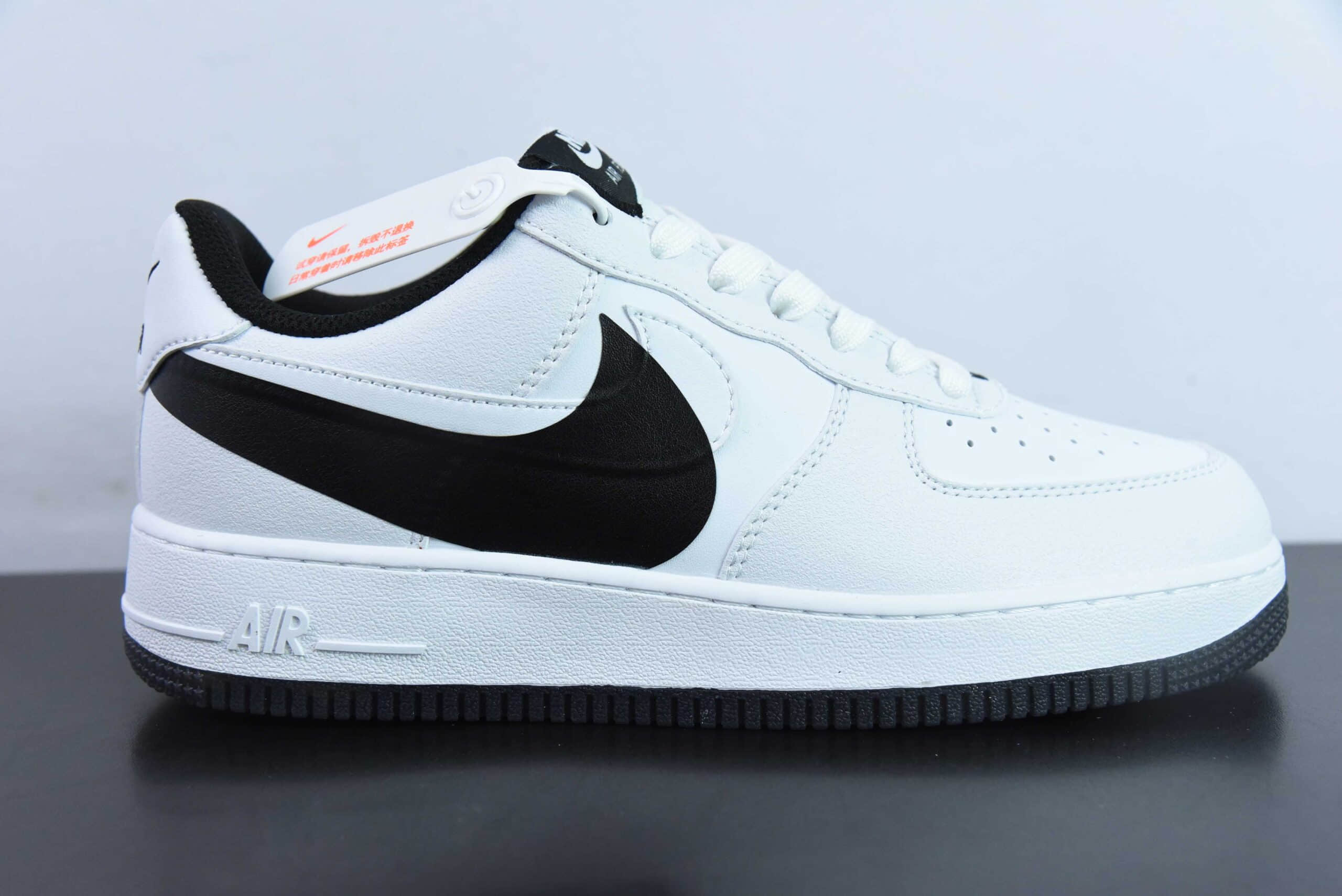 耐克Nike Air Force 1 Low 白黑涂鸦大勾空军一号低帮休闲板鞋纯原版本 货号：FQ4118-100 