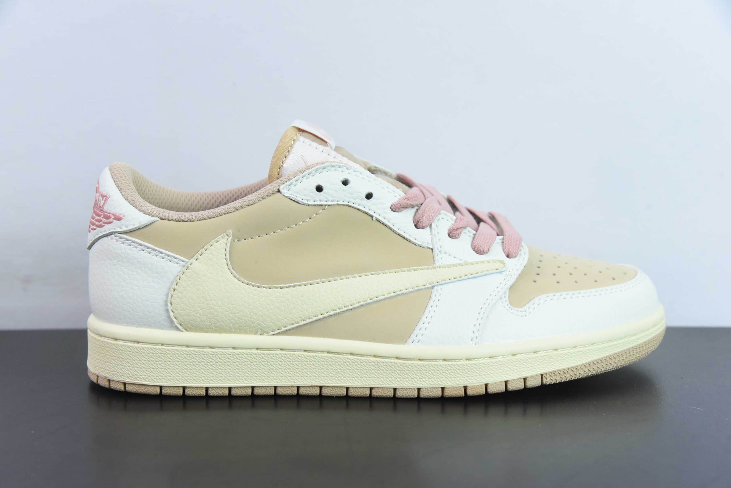 乔丹Fragment x Travis Scott x Air Jordan 1 Low 三方联名倒钩摩卡粉低帮复古文化篮球鞋纯原版本 货号：DM7866-106 