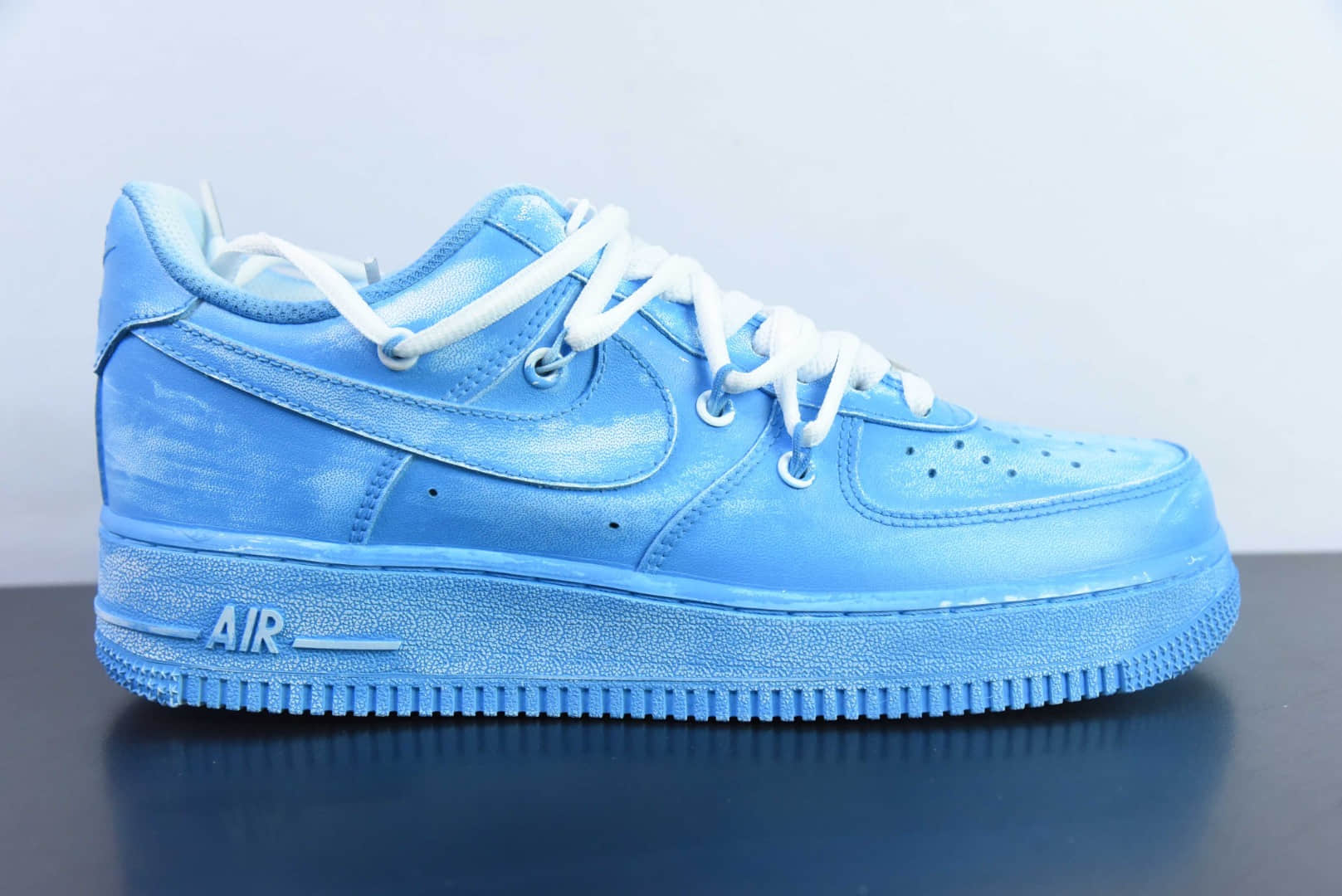 耐克Nike Air Force 1 Low 07 手绘喷绘蓝白空军一号低帮休闲板鞋纯原版本 货号:YY2024-929