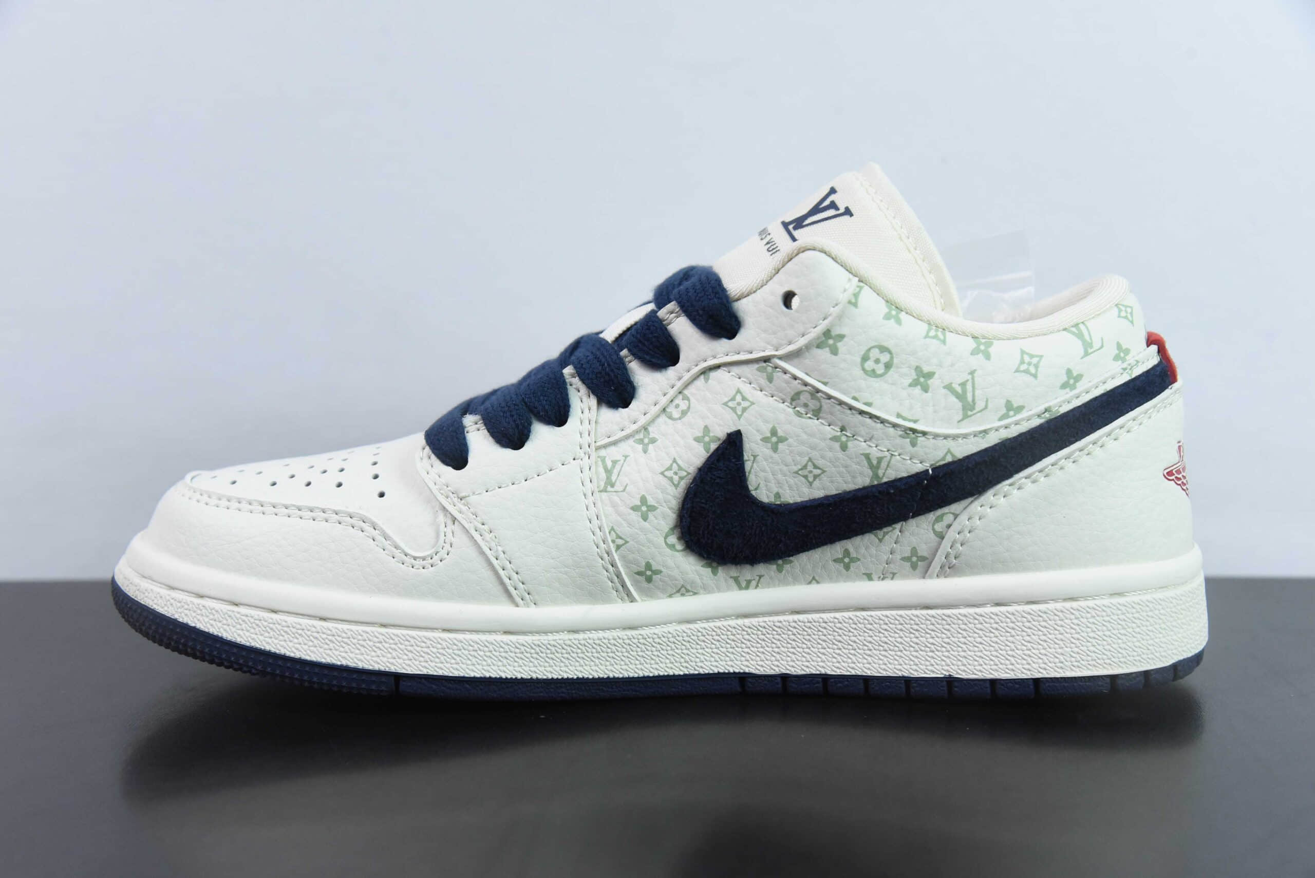 乔丹Louis Vuitton x Travis Scott x Nike Air Jordan 1 Low OG SPBlackBeige LV MonogramAJ1联名米白深灰LV印花经典低帮文化百搭休闲运动篮球鞋纯原版本 货号:WG8850-001