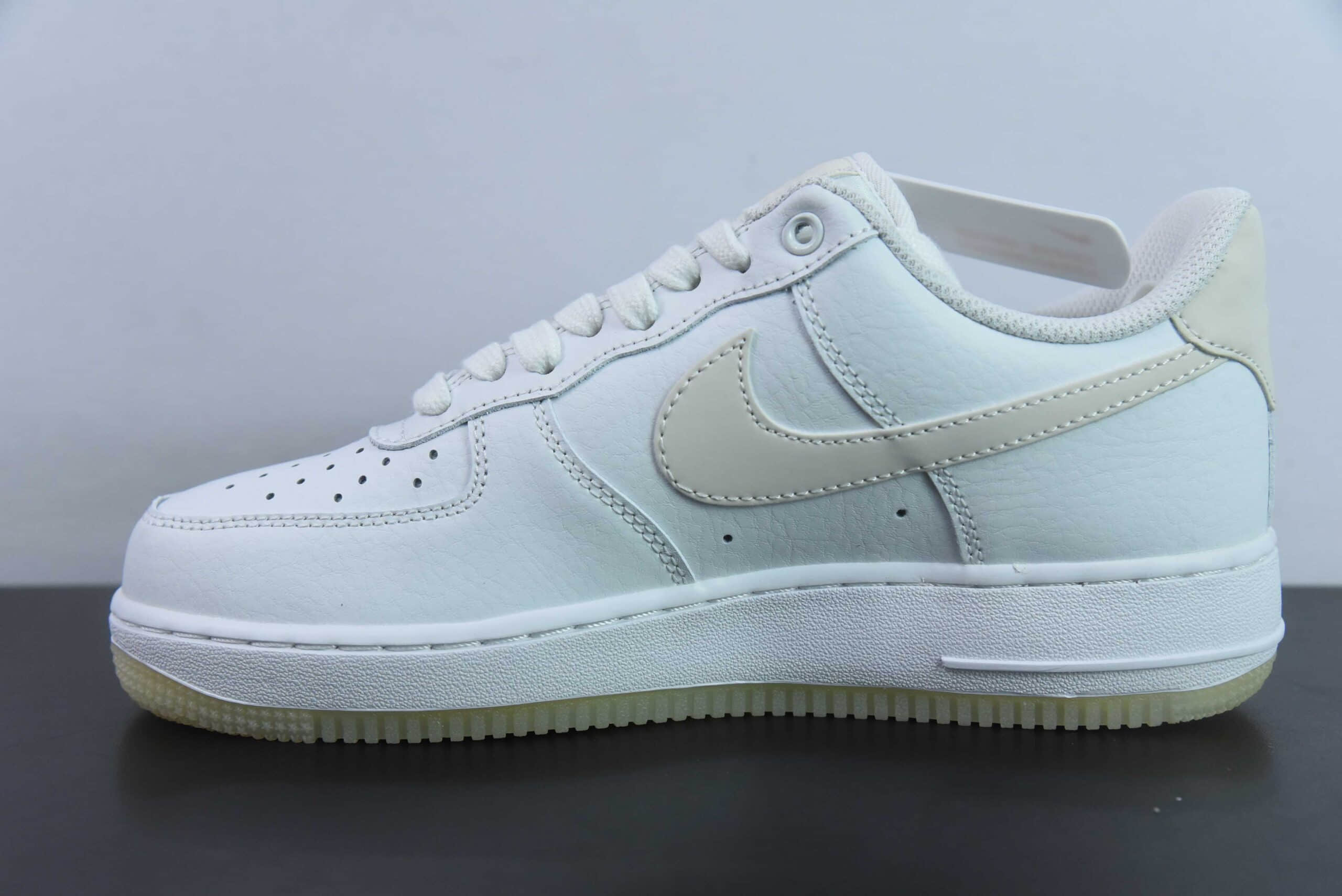 耐克Nike Air Force 1 Low ’07 白灰夜光空军一号低帮休闲板鞋纯原版本 货号:AO2132-101