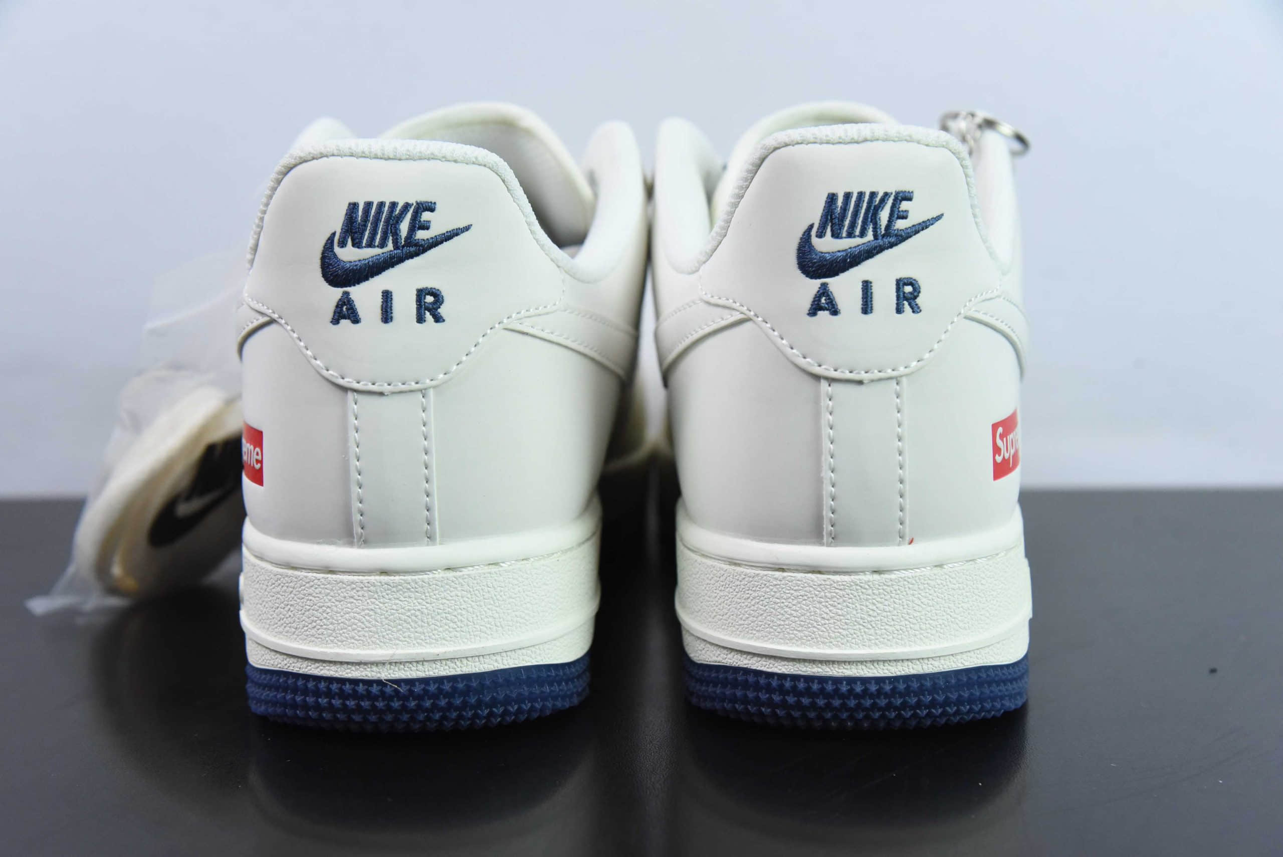 耐克Nike Air Force 1'07 Low Supreme联名白蓝双拼空军一号低帮休闲板鞋纯原版本 货号：XZ6188-001