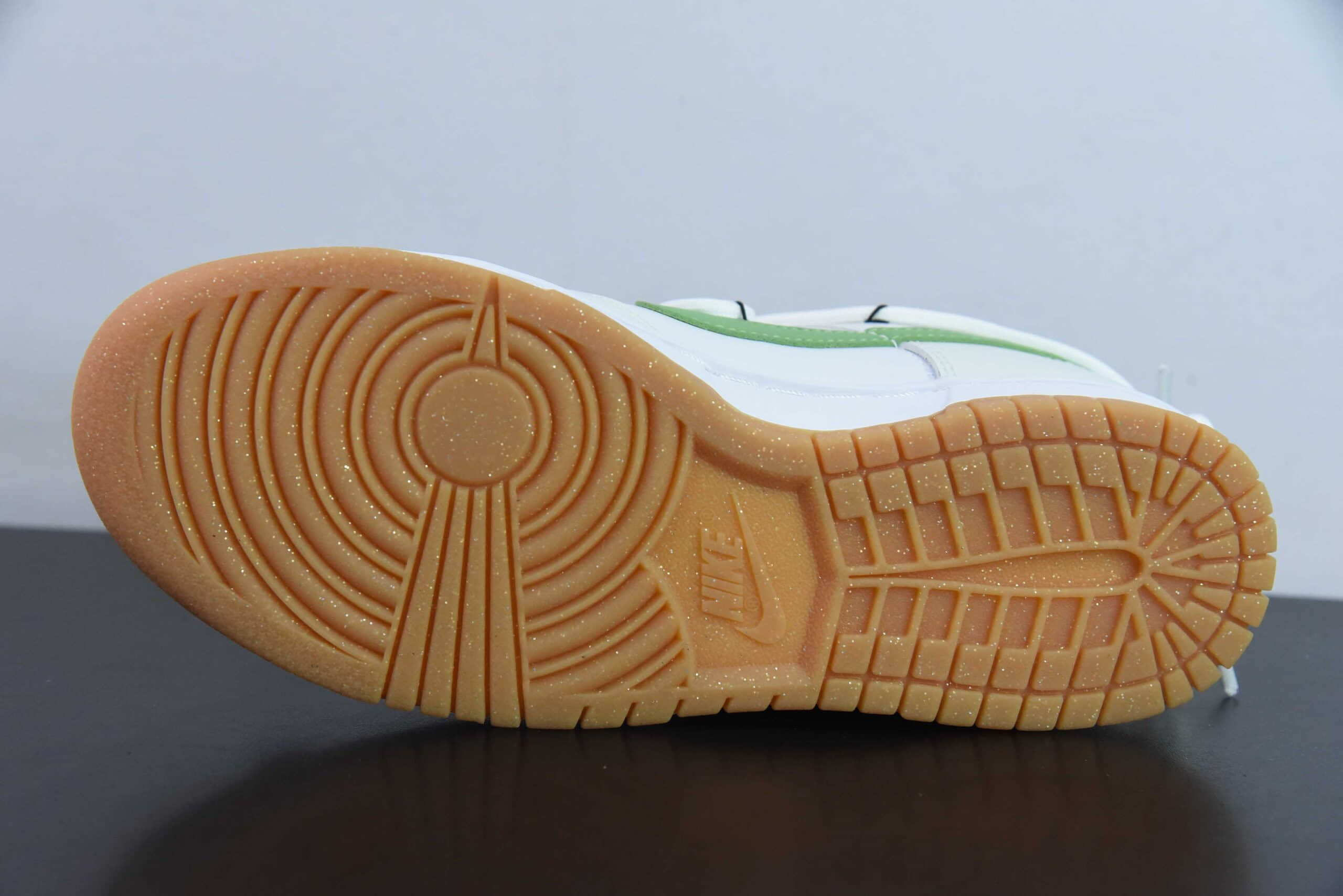耐克Nike Dunk Low 春夏系列青提山茶白绿 SB低帮休闲板鞋纯原版本 货号：FD9922-151 