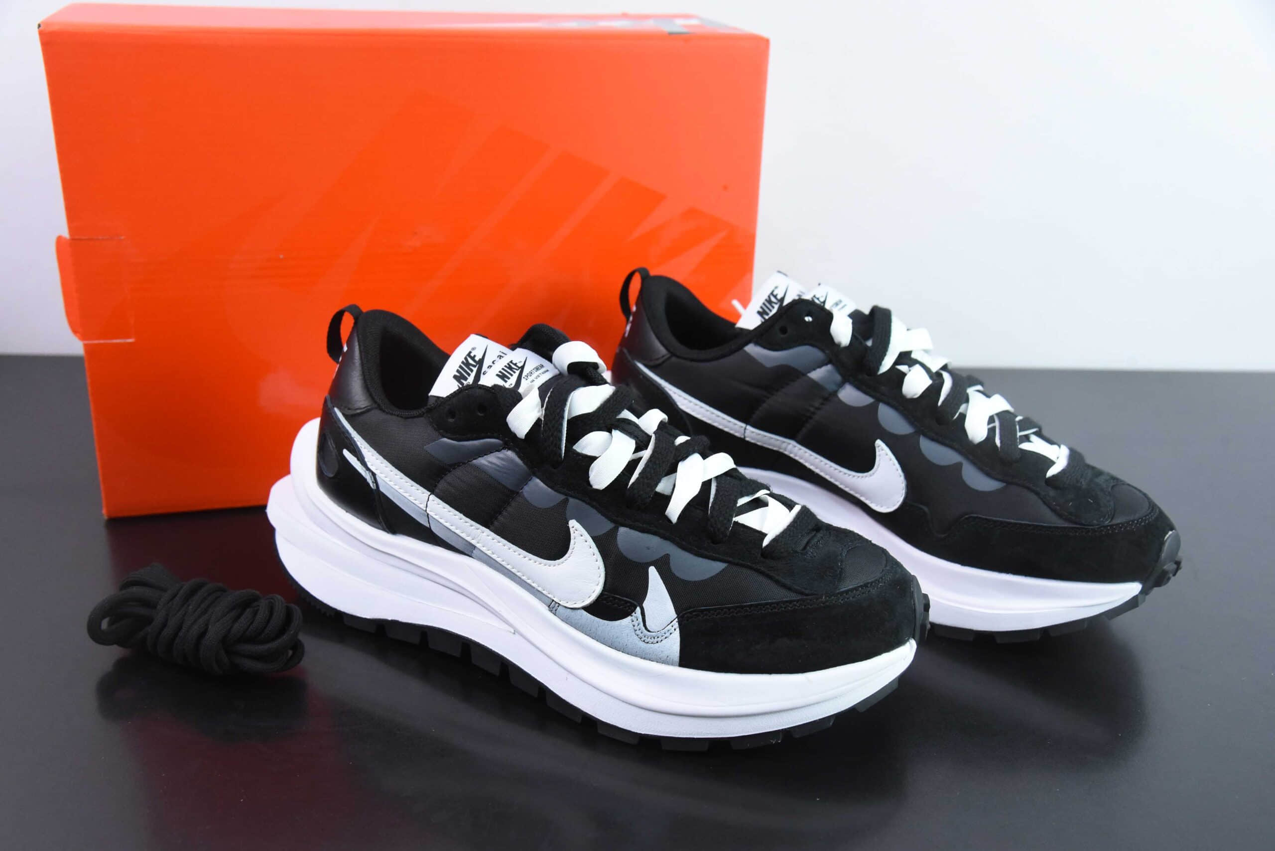耐克Sacai x NIKE VAPORWAFFLE 走秀3.0黑白联名解构走秀款休闲鞋纯原版本 货号:DD1875-003