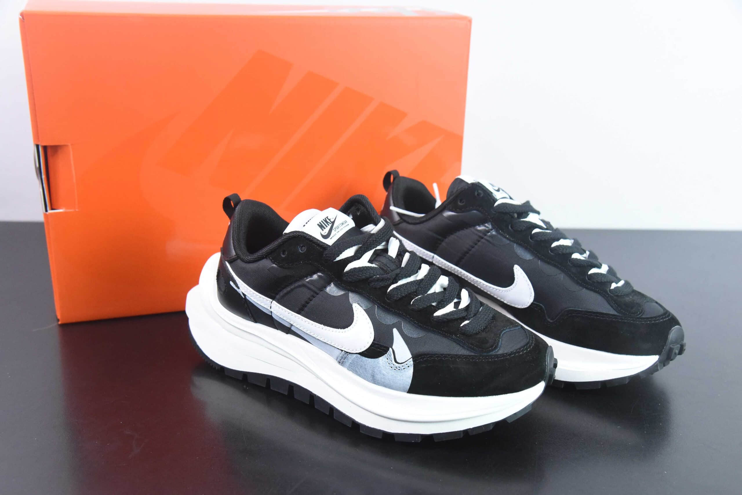 耐克Nike Sacai x VaporWaffle “Tour Yellow ”sacai 3.0黑白蓝重磅联名走秀款休闲鞋纯原版本 货号：DD1875-011