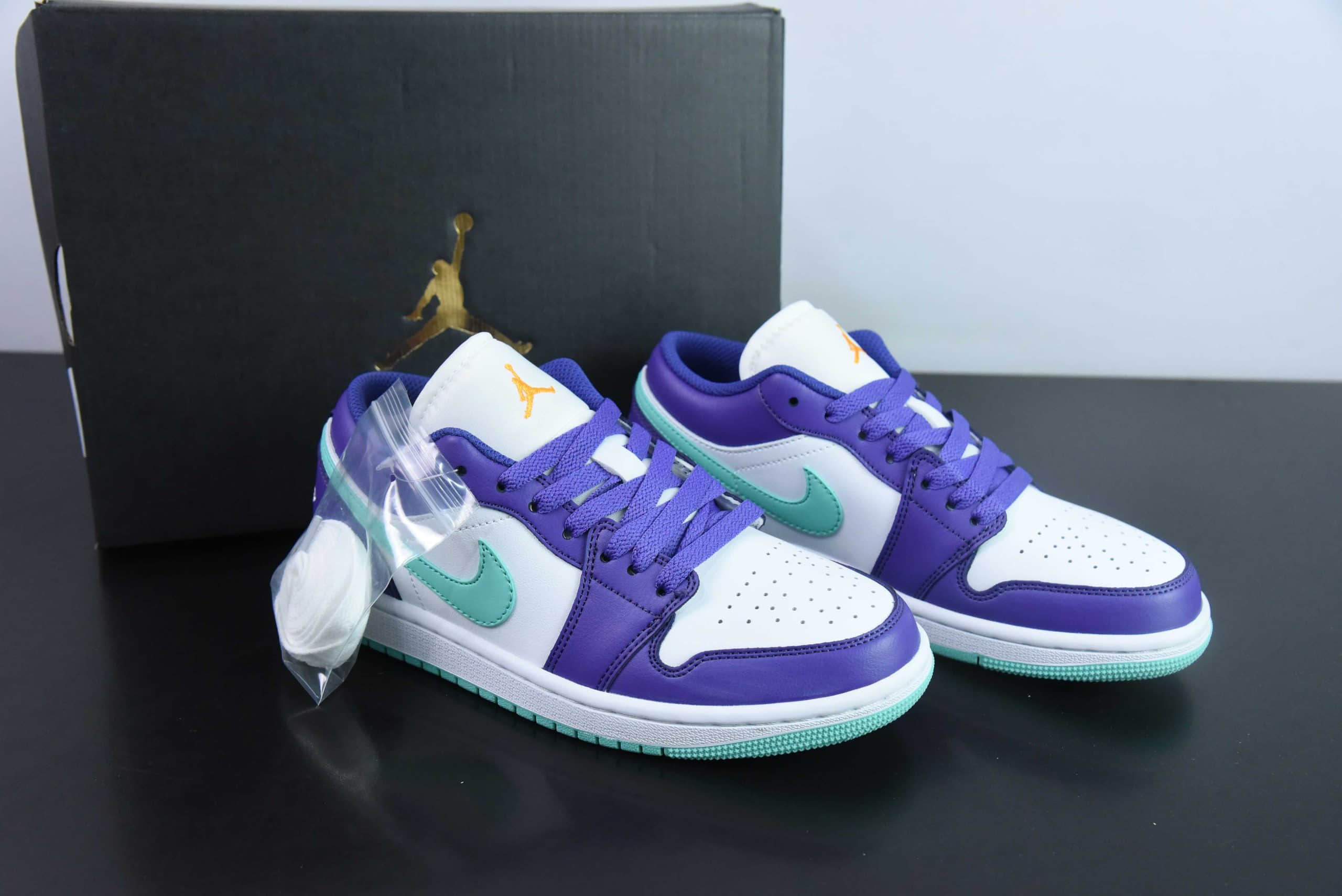 乔丹Air Jordan 1 Low AJ1 乔1夏洛特黄蜂低帮文化休闲板鞋纯原版本 货号：HJ9013-550 