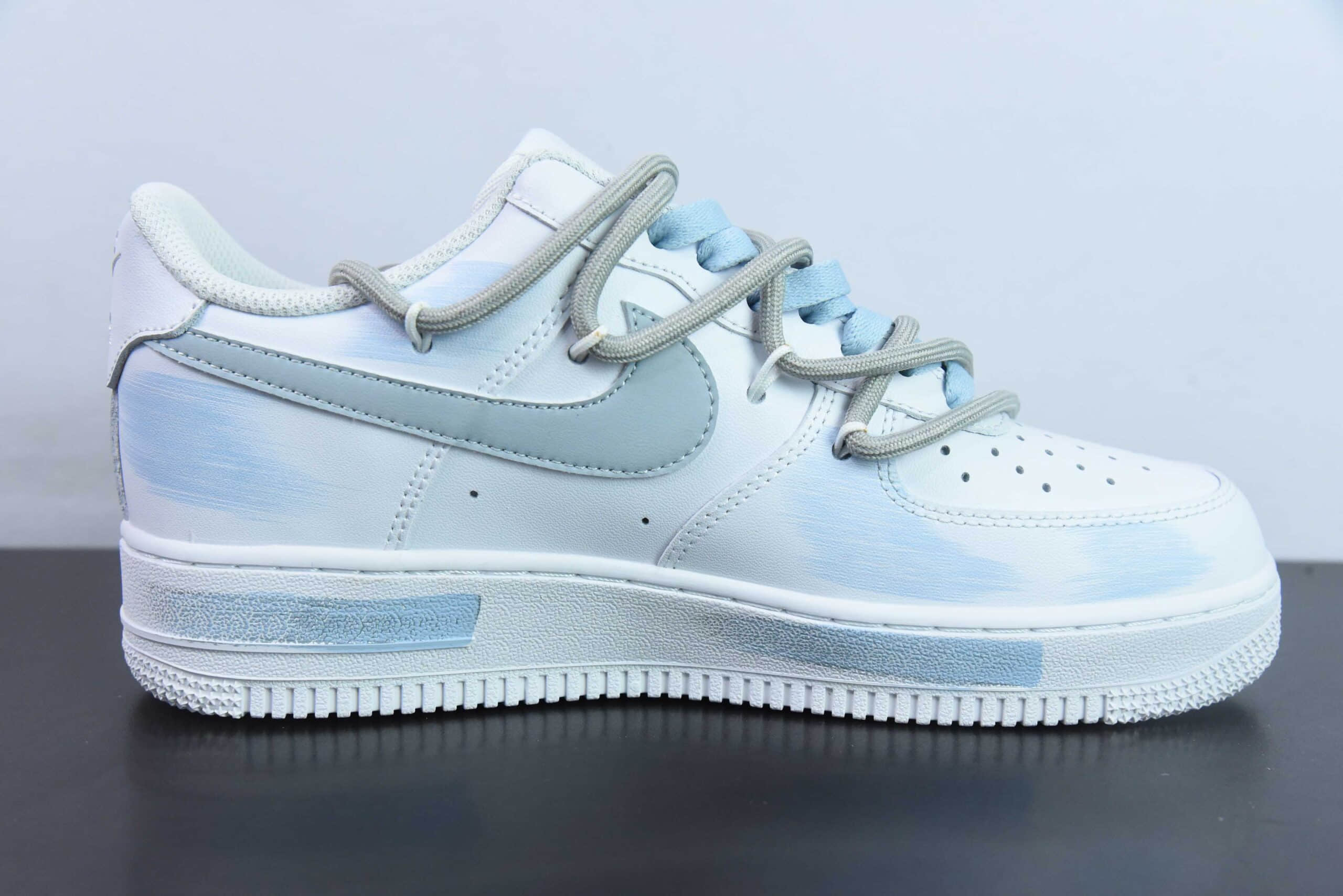 耐克Nike Air Force 1'07 Low 二次元主题断勾喷绘灰蓝绑带空军一号绑带低帮休闲板鞋纯原版本 货号：ZH0316-020