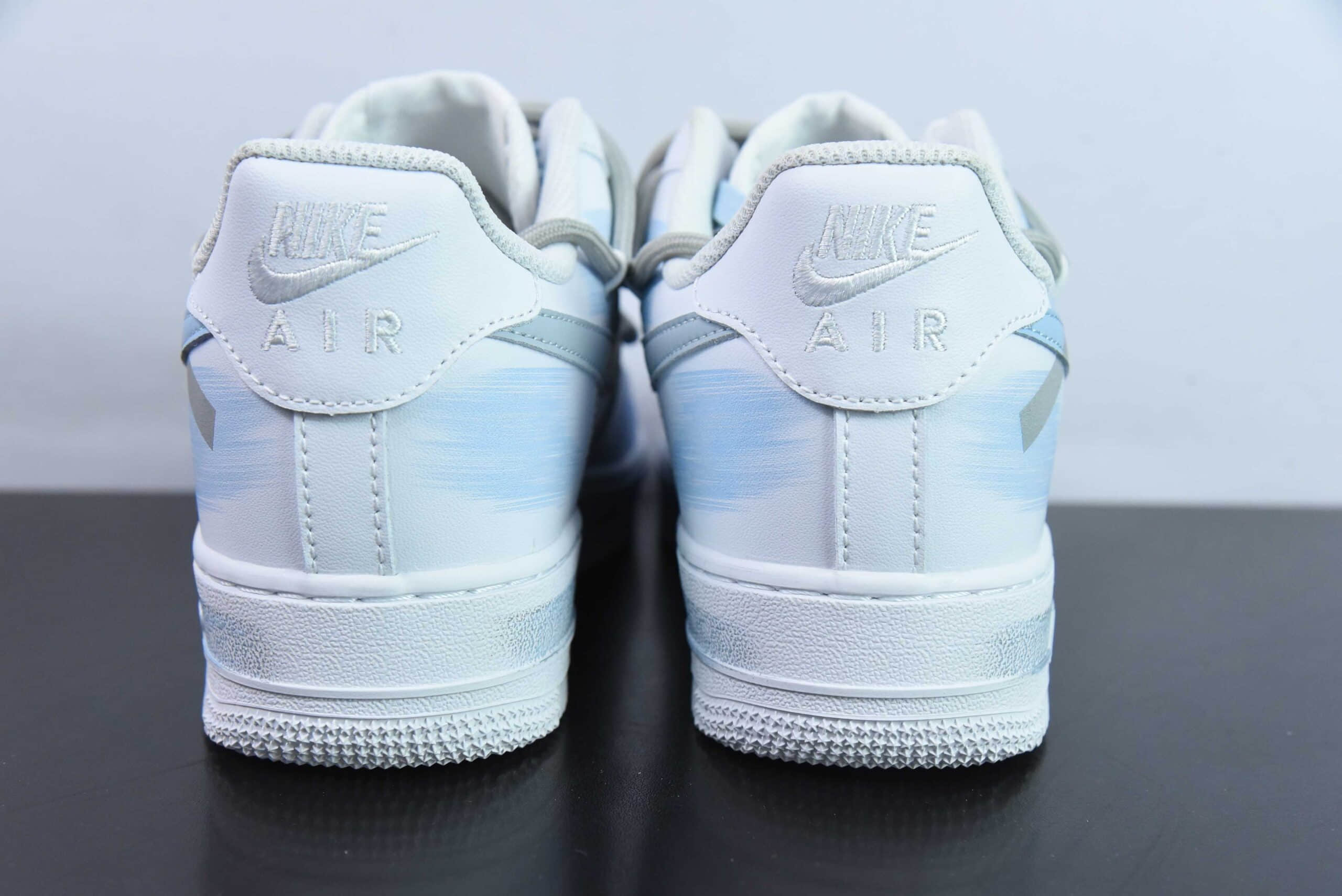 耐克Nike Air Force 1'07 Low 二次元主题断勾喷绘灰蓝绑带空军一号绑带低帮休闲板鞋纯原版本 货号：ZH0316-020