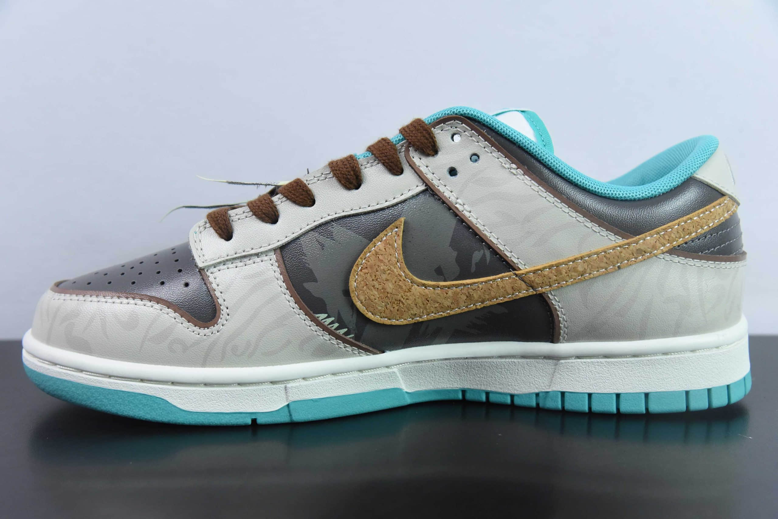 耐克Nike SB Dunk Low 熊猫恶作剧春行橄越褐绿SB低帮休闲滑板鞋纯原版本 货号：DV0833-101 