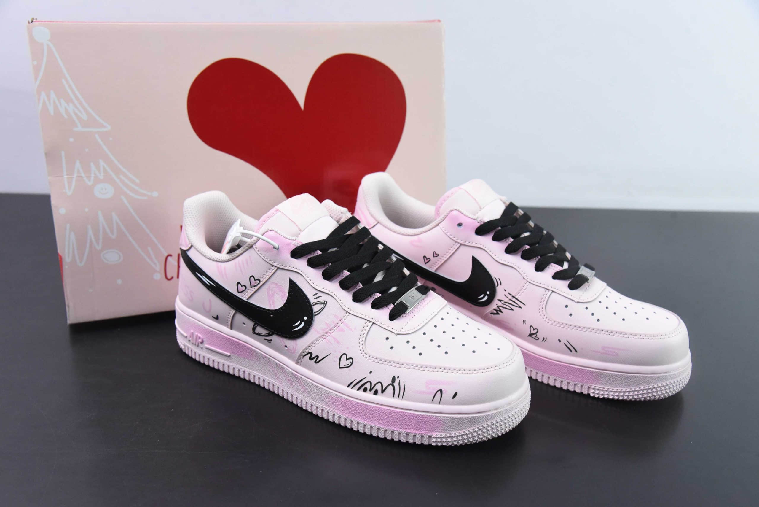 耐克Nike Air Force 1'07 Low七夕限定二次元主题彼岸情书桃粉喷绘空军一号低帮休闲板鞋纯原版本 货号:CW2288-111