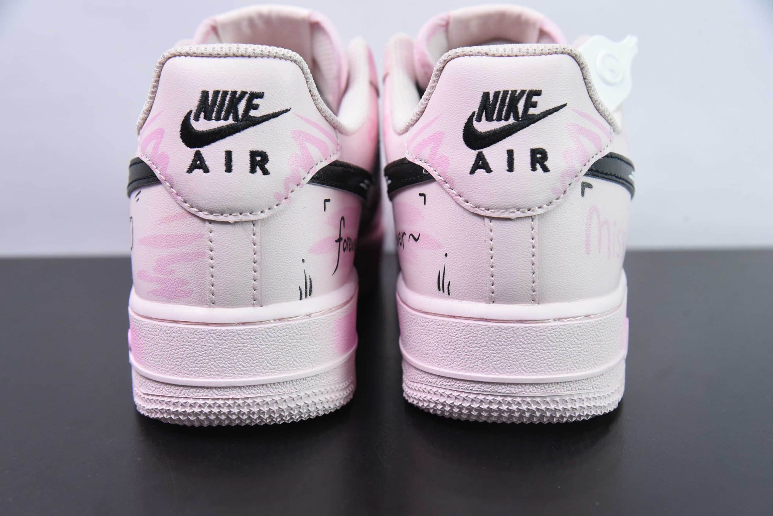 耐克Nike Air Force 1'07 Low七夕限定二次元主题彼岸情书桃粉喷绘空军一号低帮休闲板鞋纯原版本 货号:CW2288-111