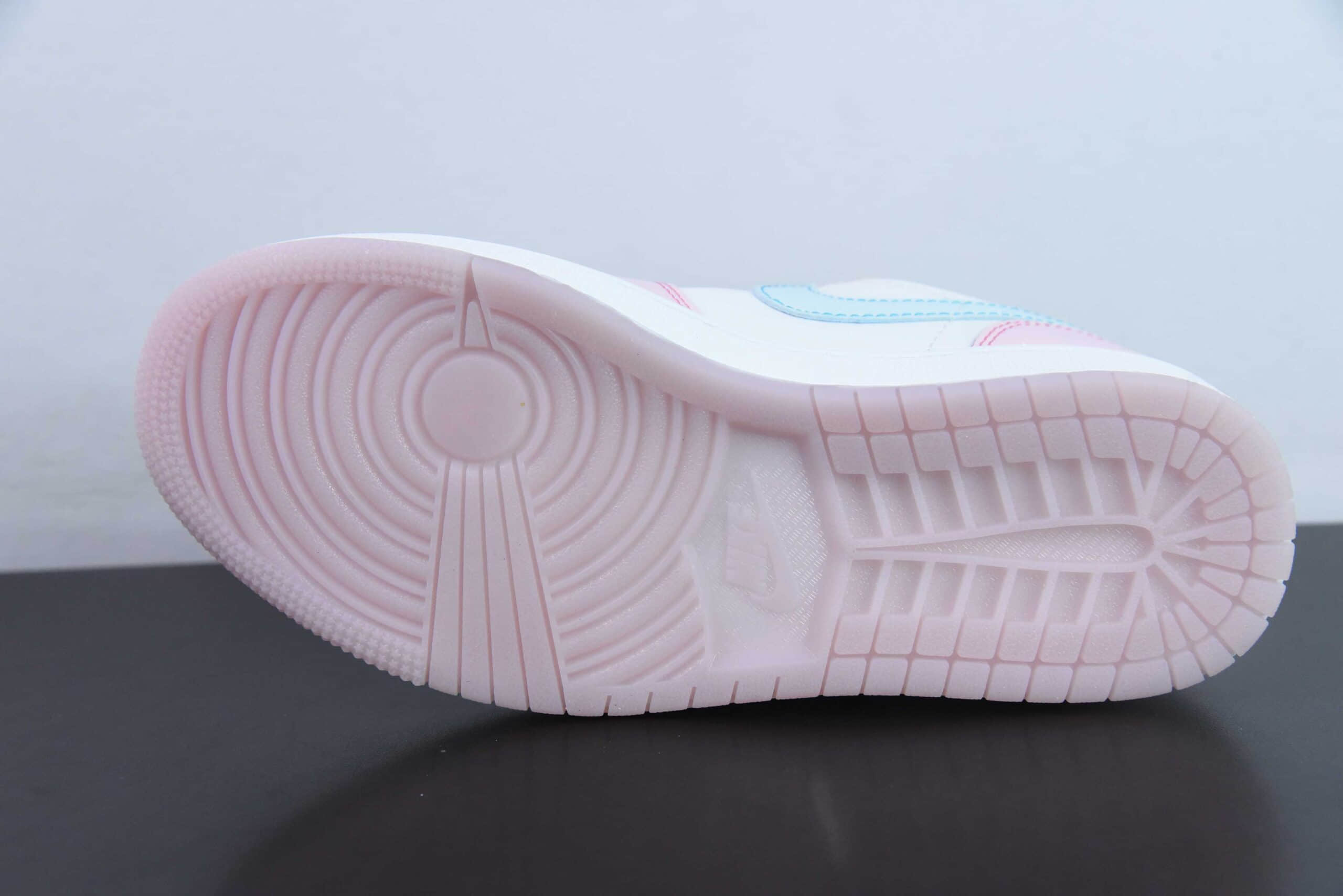 乔丹Air Jordan 1 AJ1白粉蓝猫爪冰淇淋低帮篮球鞋纯原版本 货号：HM3706-141 