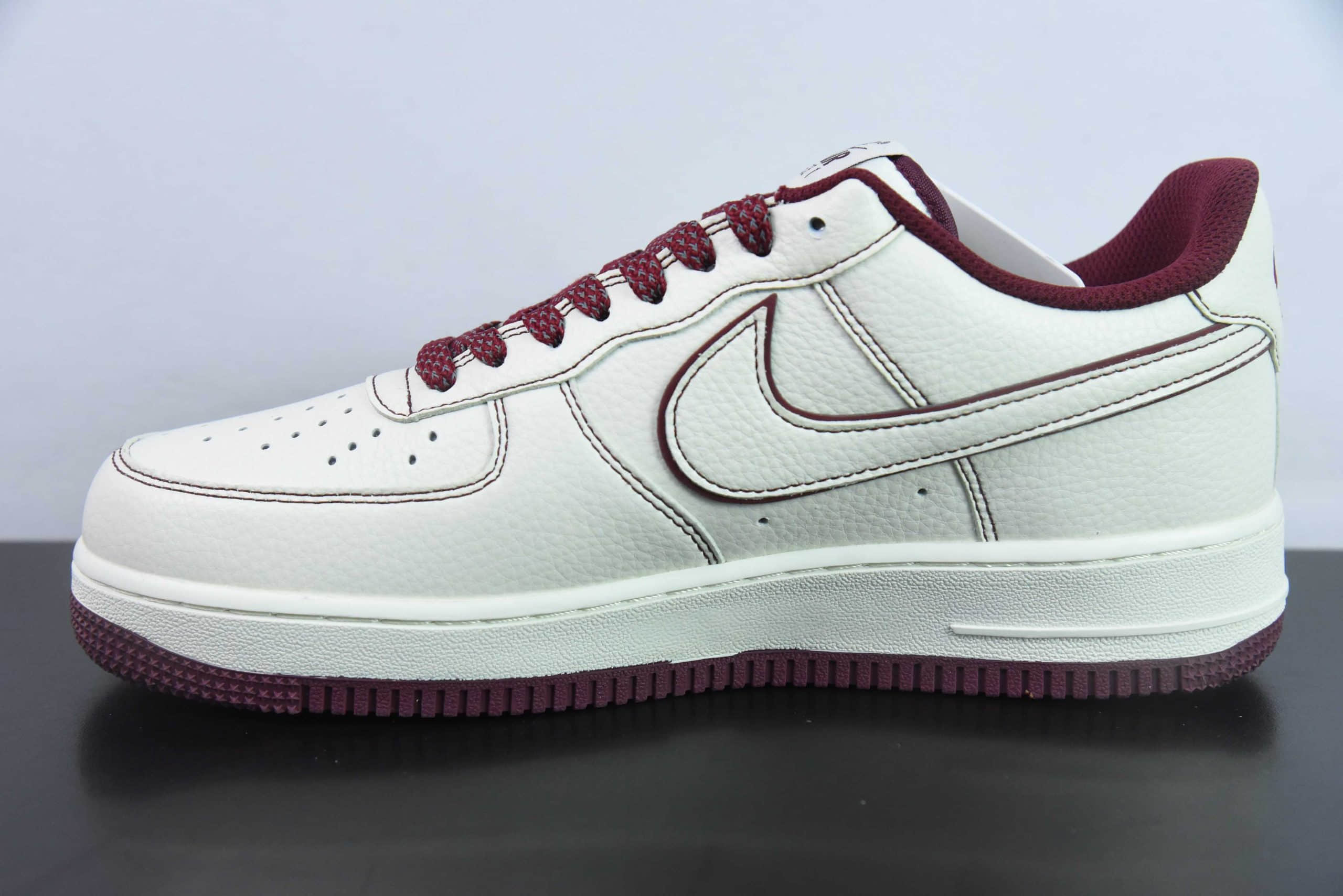 耐克Nike Stussyx Nike Air Force 1 Low斯图西联名米酒红反光空军一号低帮休闲板鞋纯原版本 货号：UN1635-555 