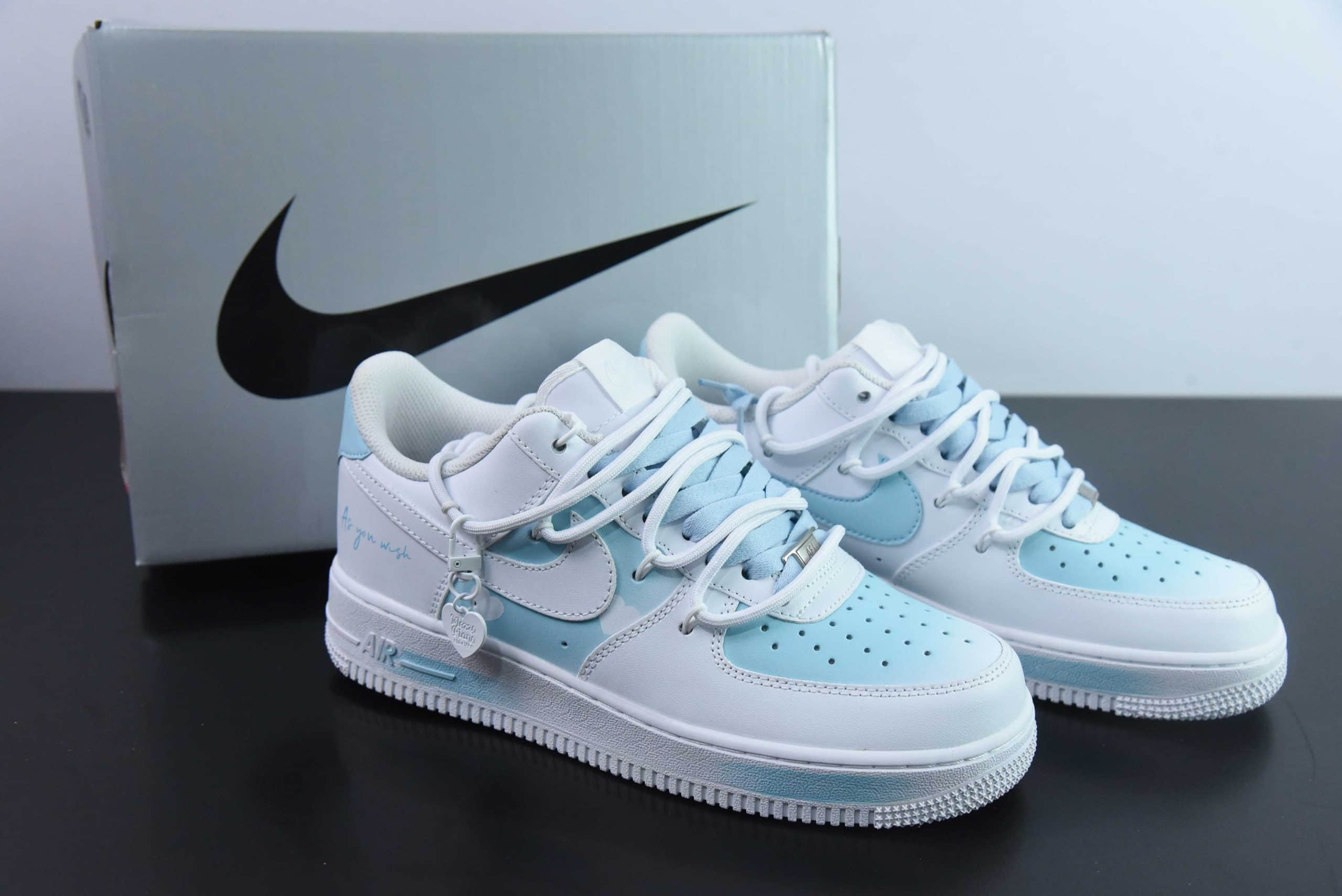 耐克Nike Air Force 1 Low’07 喷绘浪漫心语空军一号绑带低帮休闲板鞋纯原版本 货号：ZH0316-028