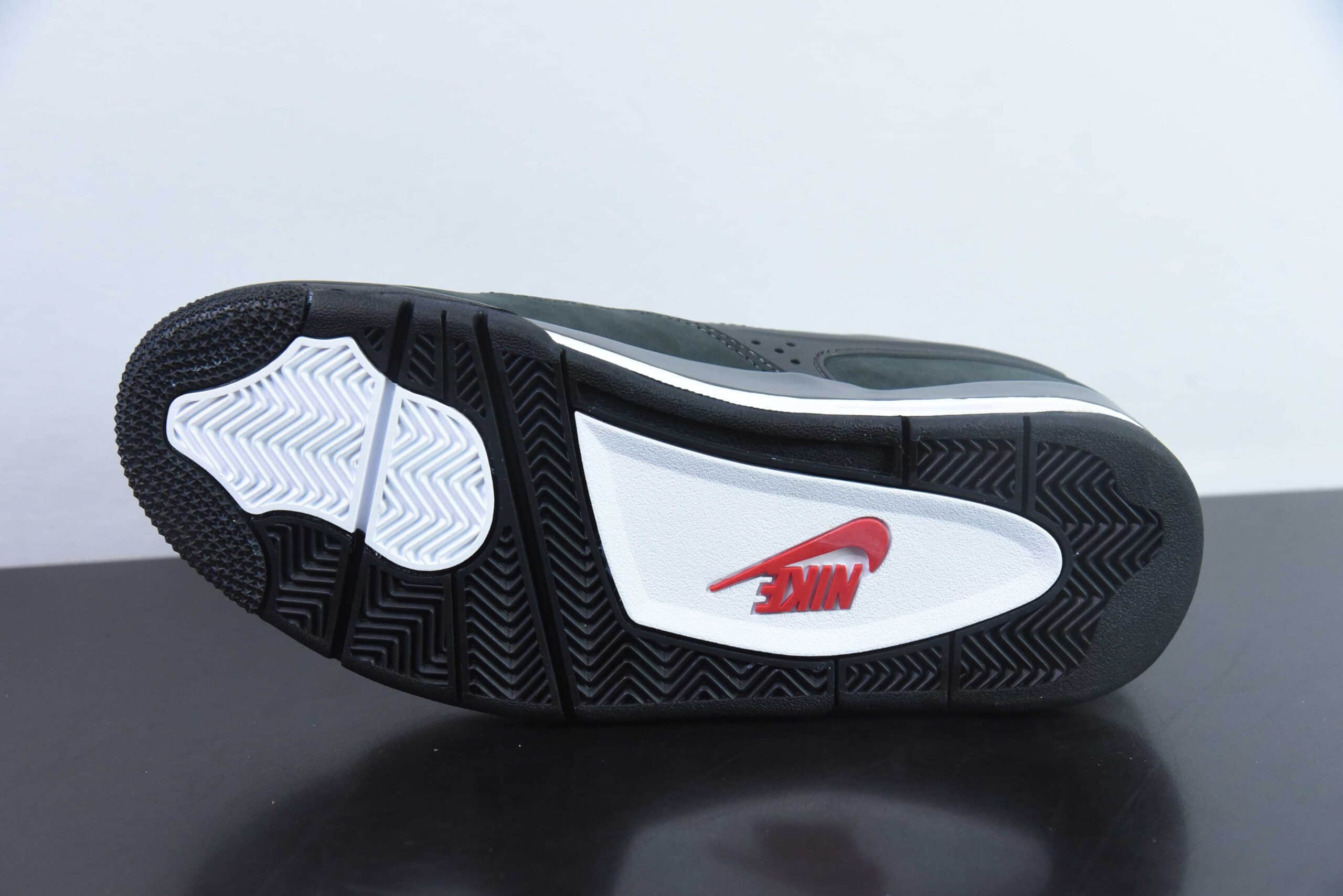 乔丹Nigel Sylvester x Jordan Air Jordan 4 RM “Fence Green” AJ4复刻麂皮黑低帮复古文化篮球鞋纯原版本 货号:HF4334-004