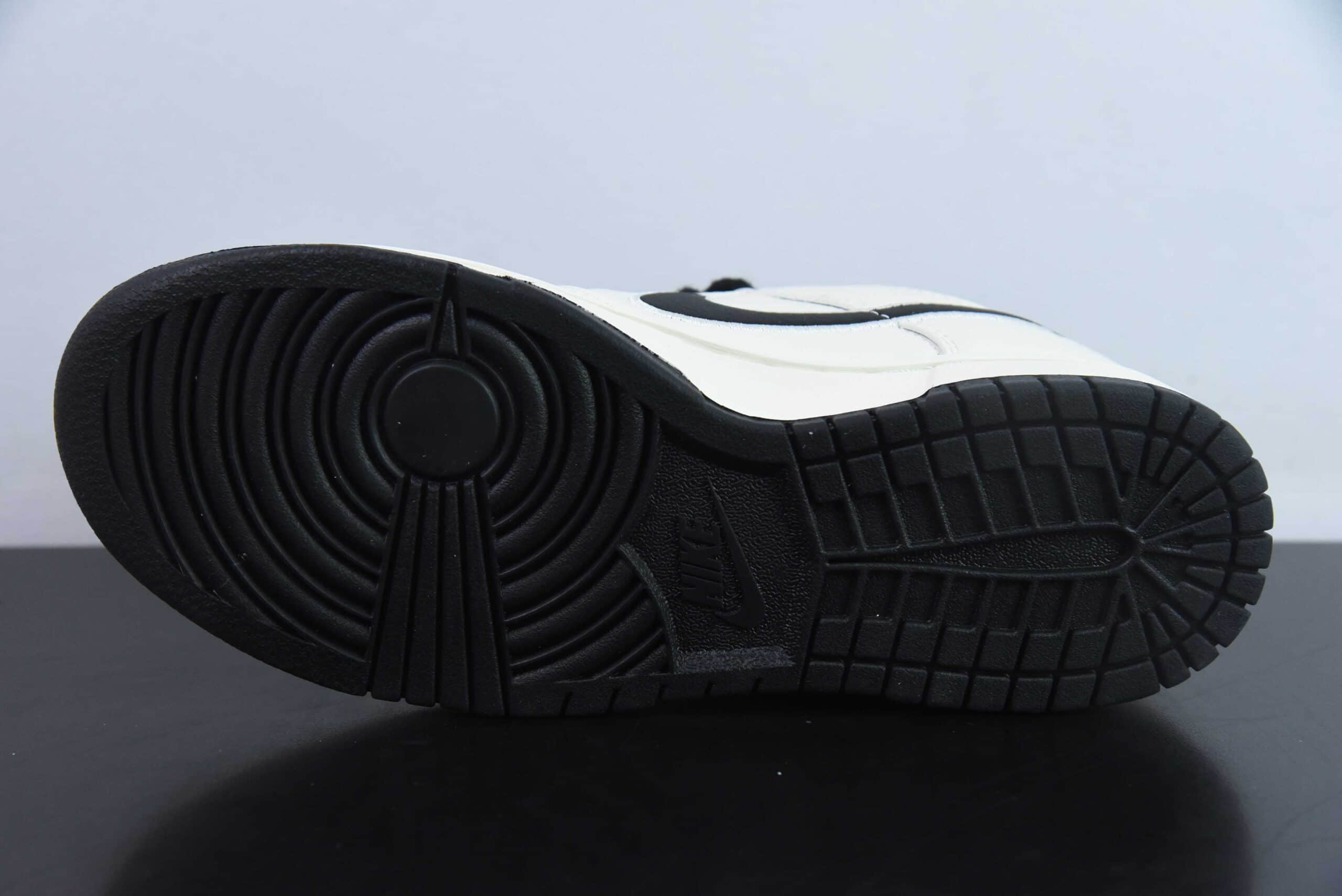 耐克Nike SB Dunk Low x Stussy联名白黑三小钩SB低帮休闲滑板鞋纯原版本 货号：SJ2068-283