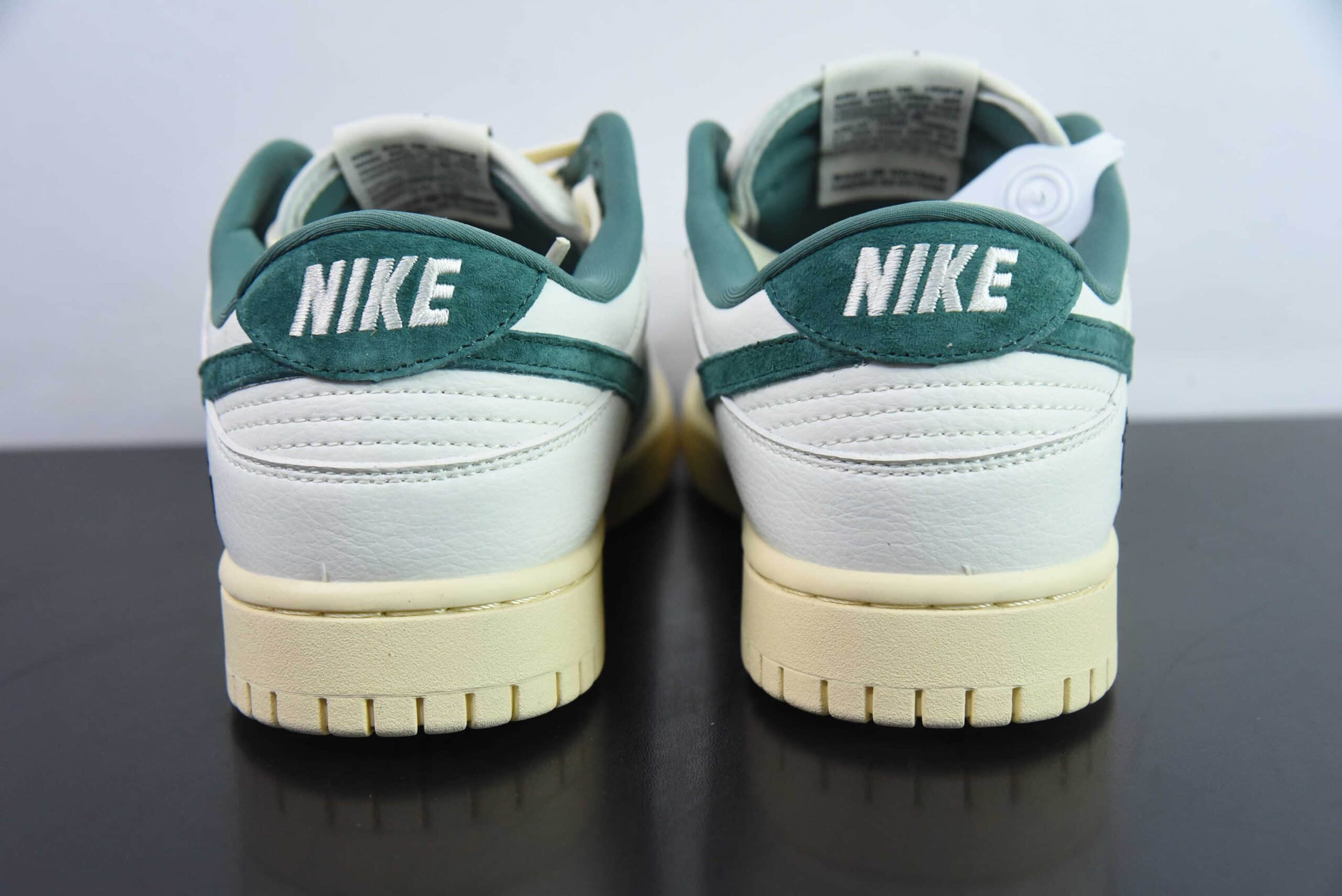 耐克Nike SB Dunk Low 斯图西联名米绿小双勾周年高端定制SB低帮休闲板鞋纯原版本 货号：CF3688-006