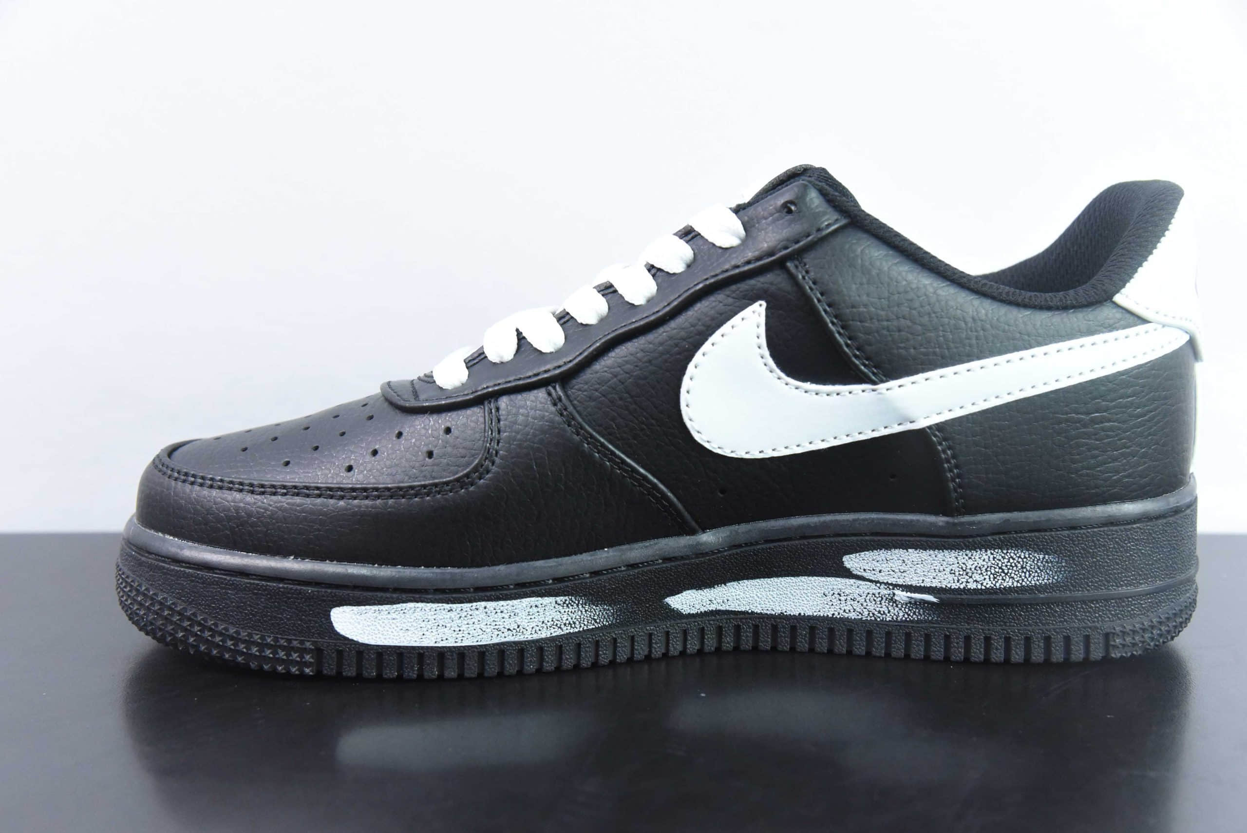 耐克Nike Air Force 1'07 Low 黑白涂鸦小勾空军一号低帮休闲板鞋纯原版本 货号：CI9533-081