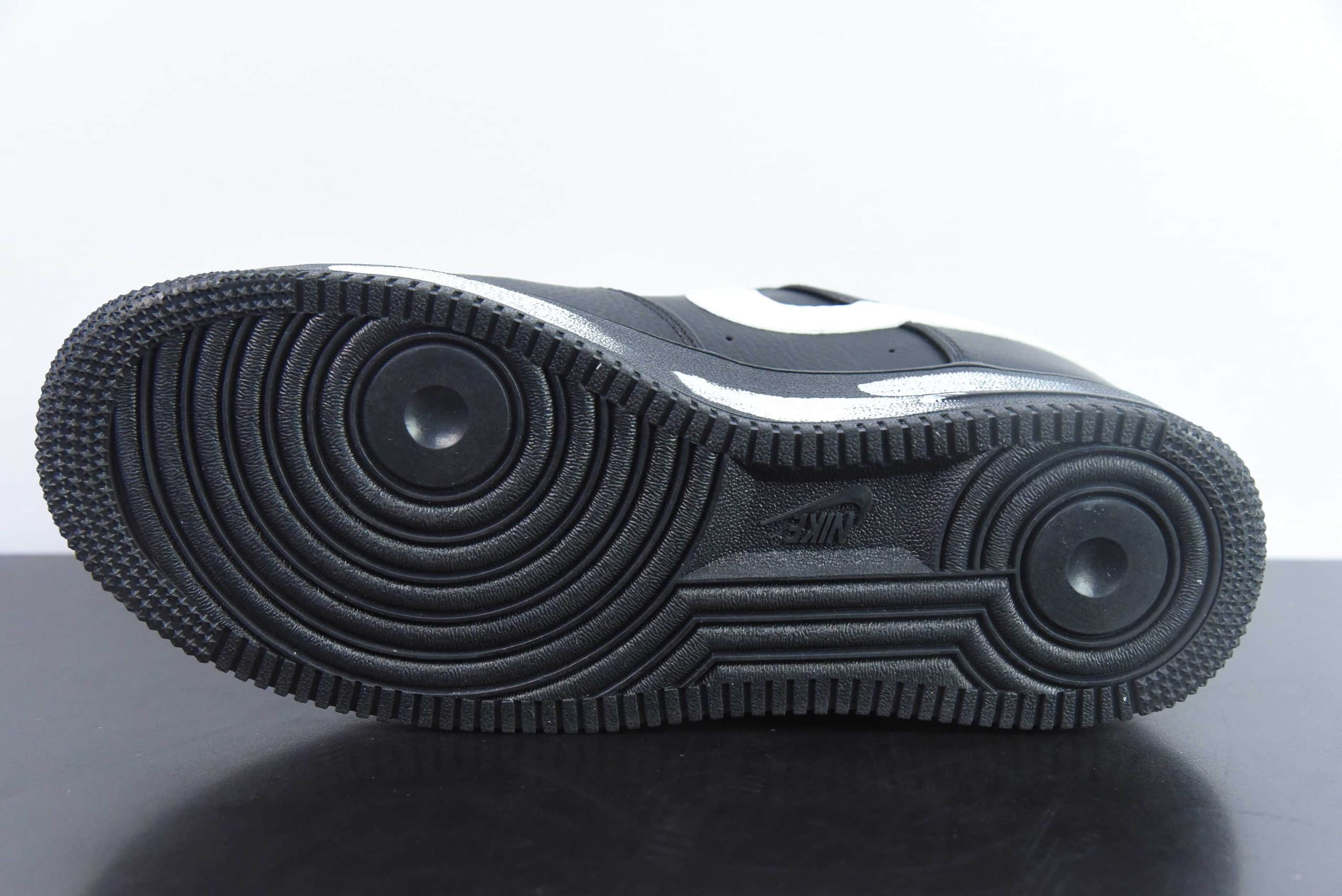 耐克Nike Air Force 1'07 Low 黑白涂鸦小勾空军一号低帮休闲板鞋纯原版本 货号：CI9533-081