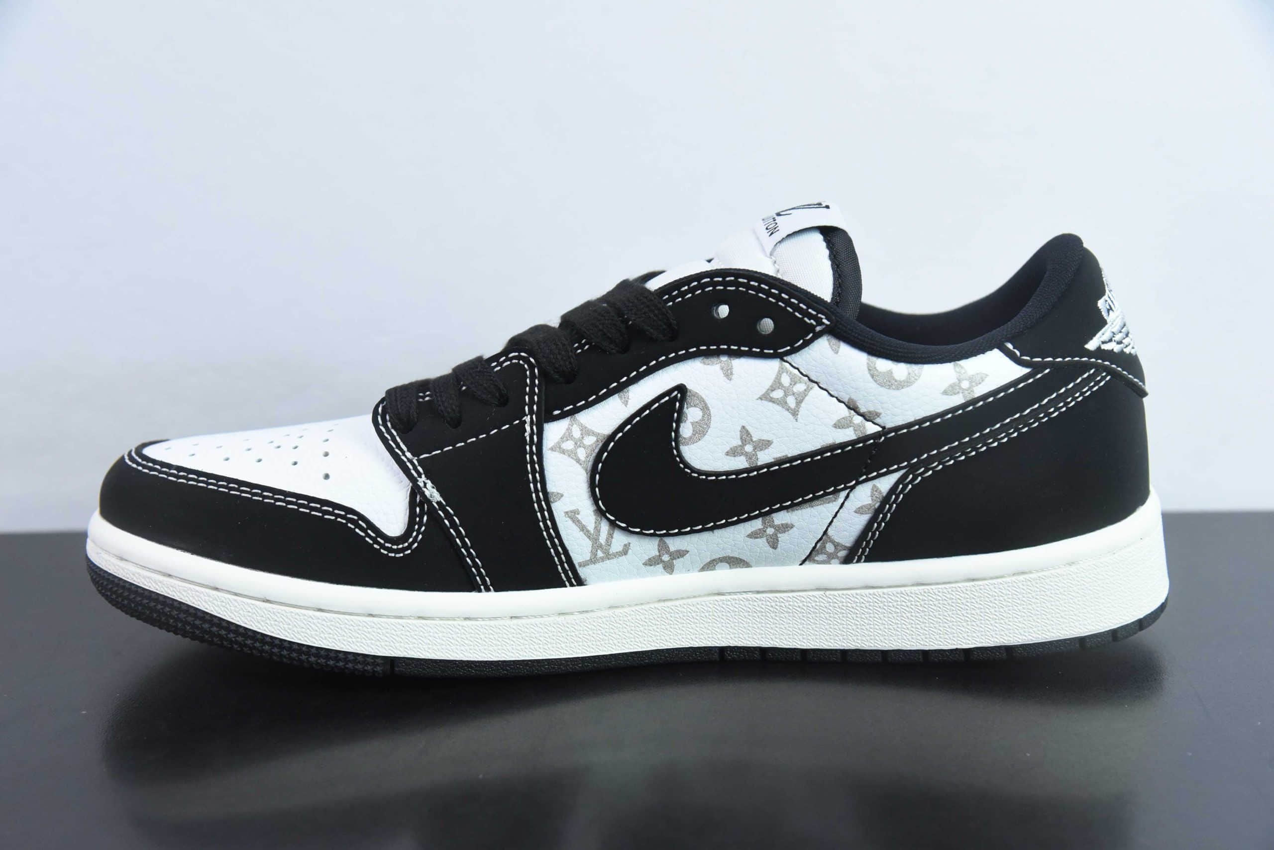 乔丹Travis Scott x Nike Air Jordan 1 Low x Louis Vuitton 三方联名反转翻毛白黑倒钩低帮休闲板鞋纯原版本 货号：LX1988-200