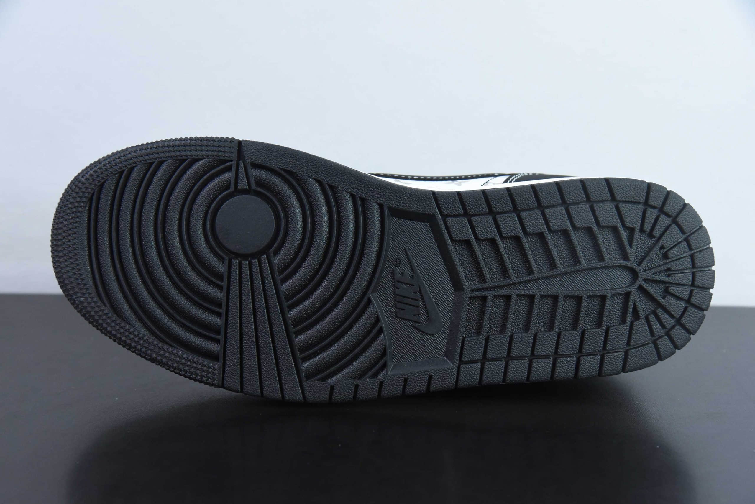 乔丹Travis Scott x Nike Air Jordan 1 Low x Louis Vuitton 三方联名反转翻毛白黑倒钩低帮休闲板鞋纯原版本 货号：LX1988-200