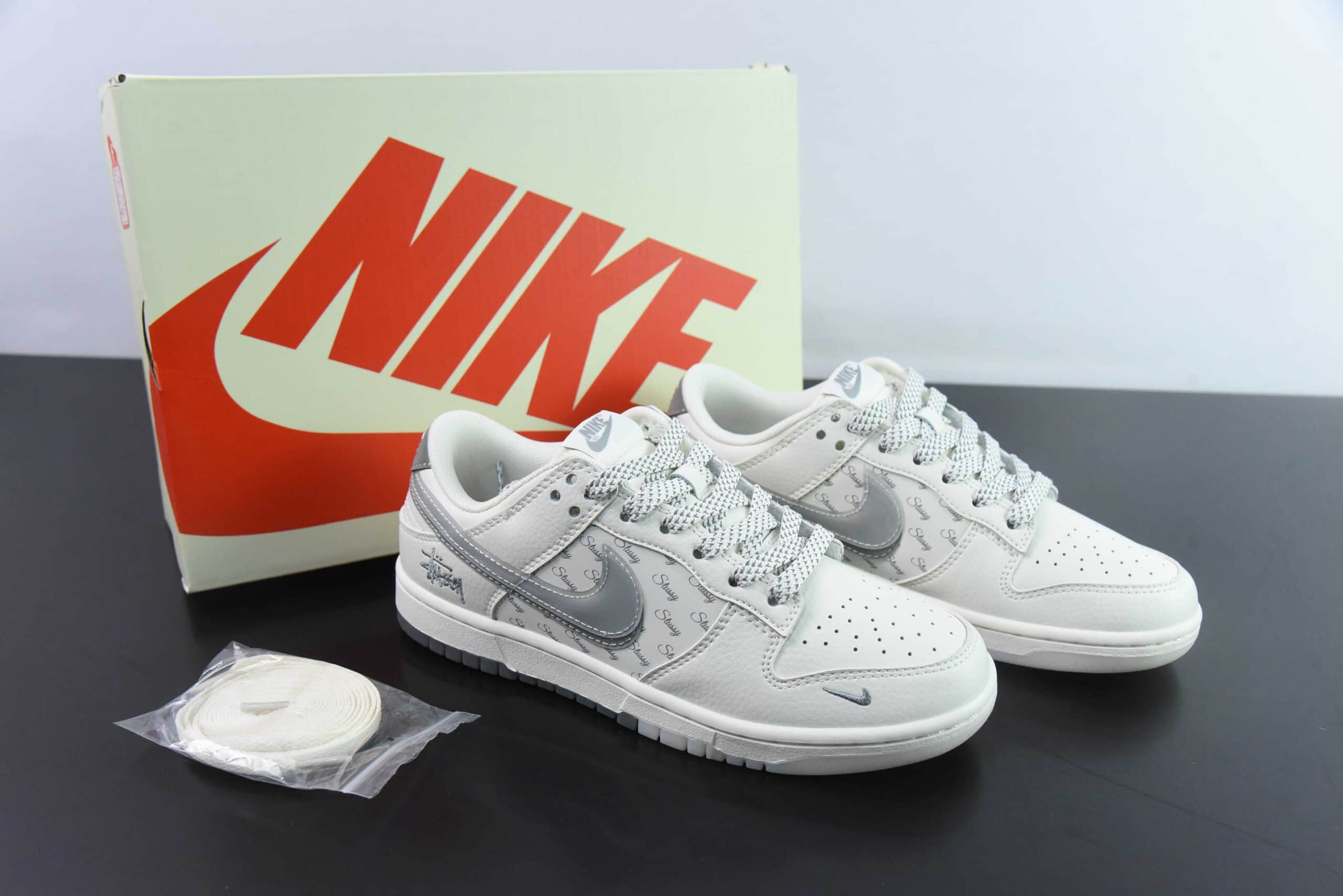 耐克Nike SB Dunk Low 斯图西联名白灰双勾周年高端定制SB低帮休闲板鞋纯原版本 货号:XX2025-206