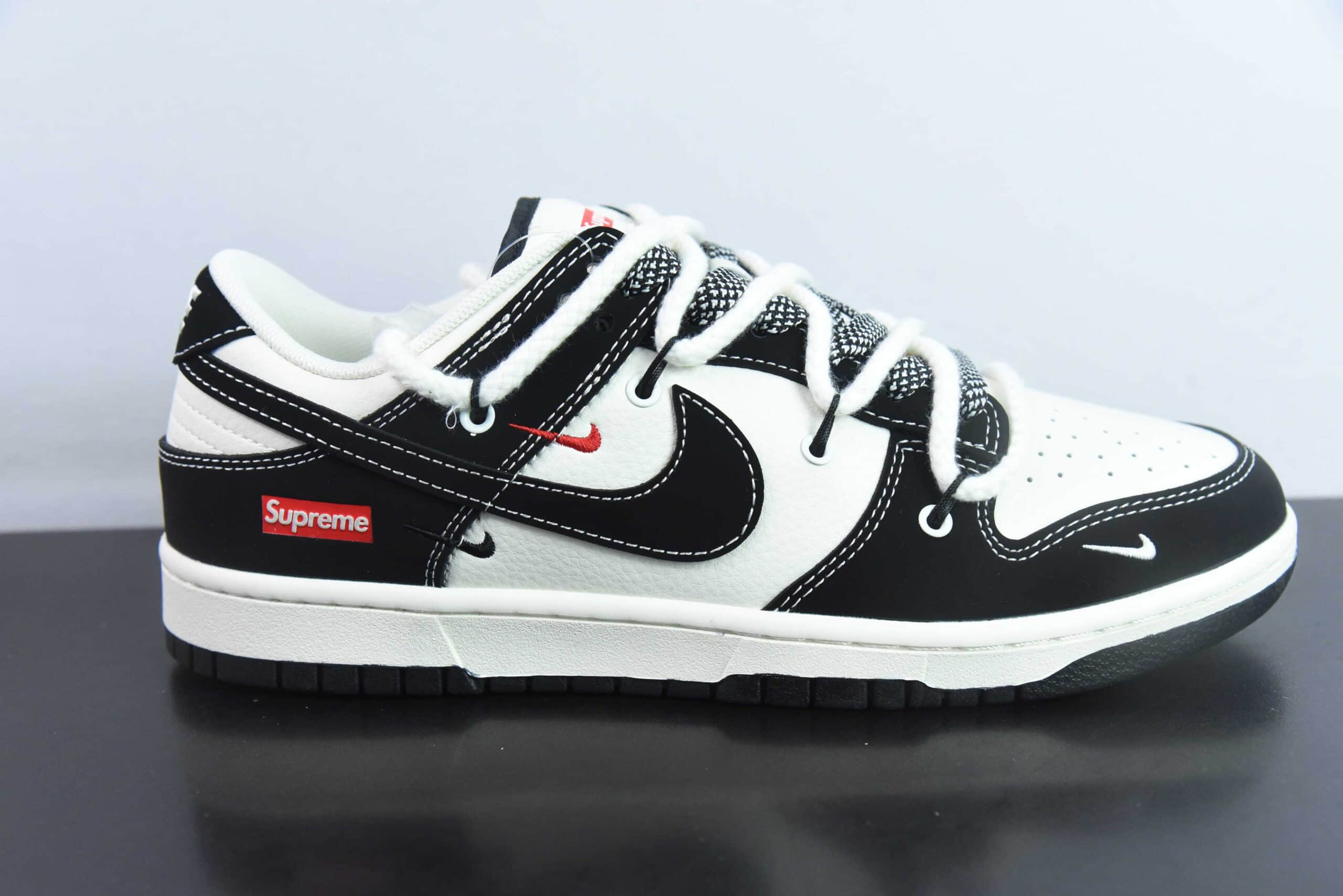 耐克Nike SB Dunk Low“Supreme联名绑带黑勾” 周年高端定制SB低帮休闲板鞋纯原版本 货号:SJ2068-288