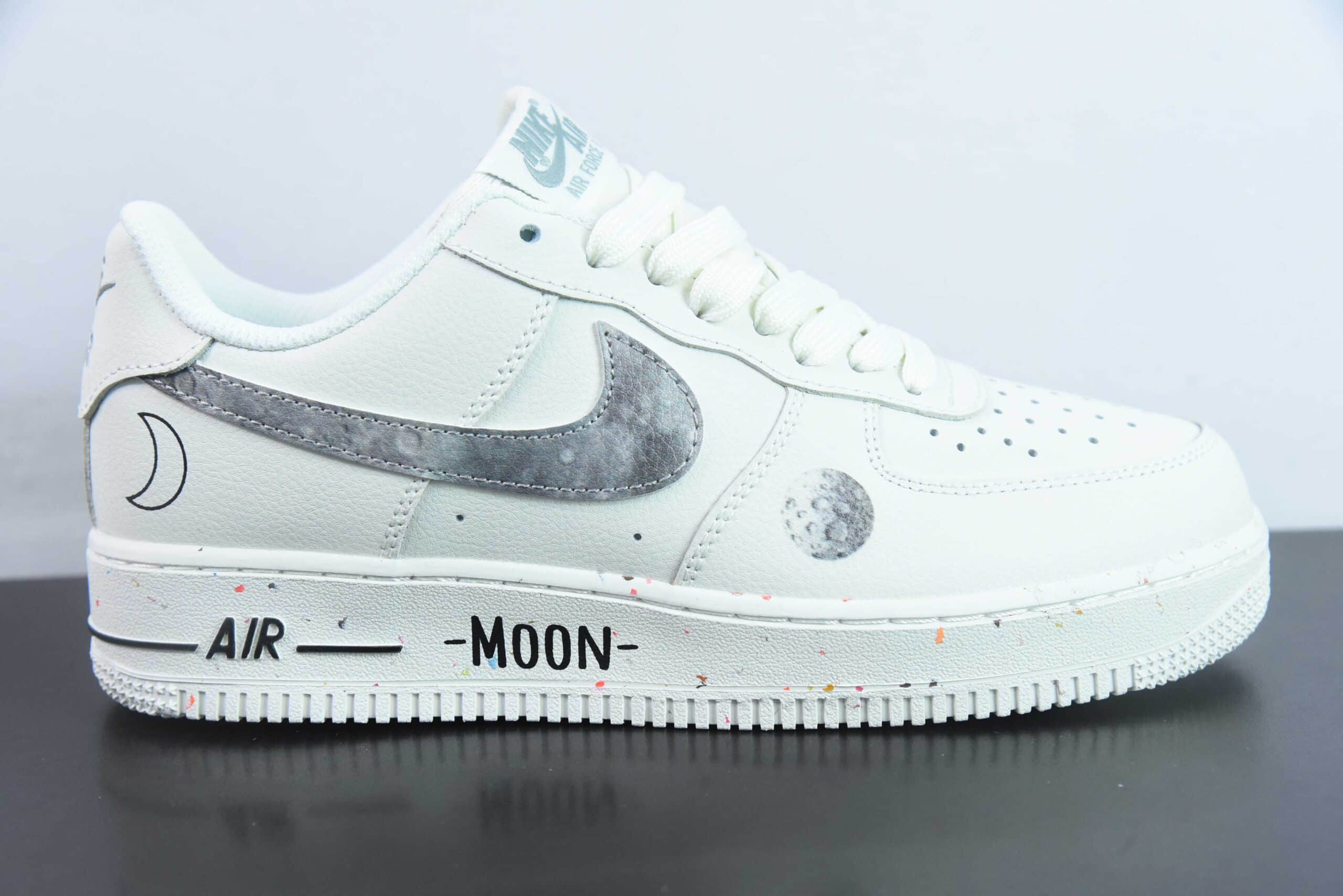 耐克Nike Air Force 1 Low 07 星球涂鸦空军一号低帮休闲板鞋纯原版本 货号：XQ2481-844