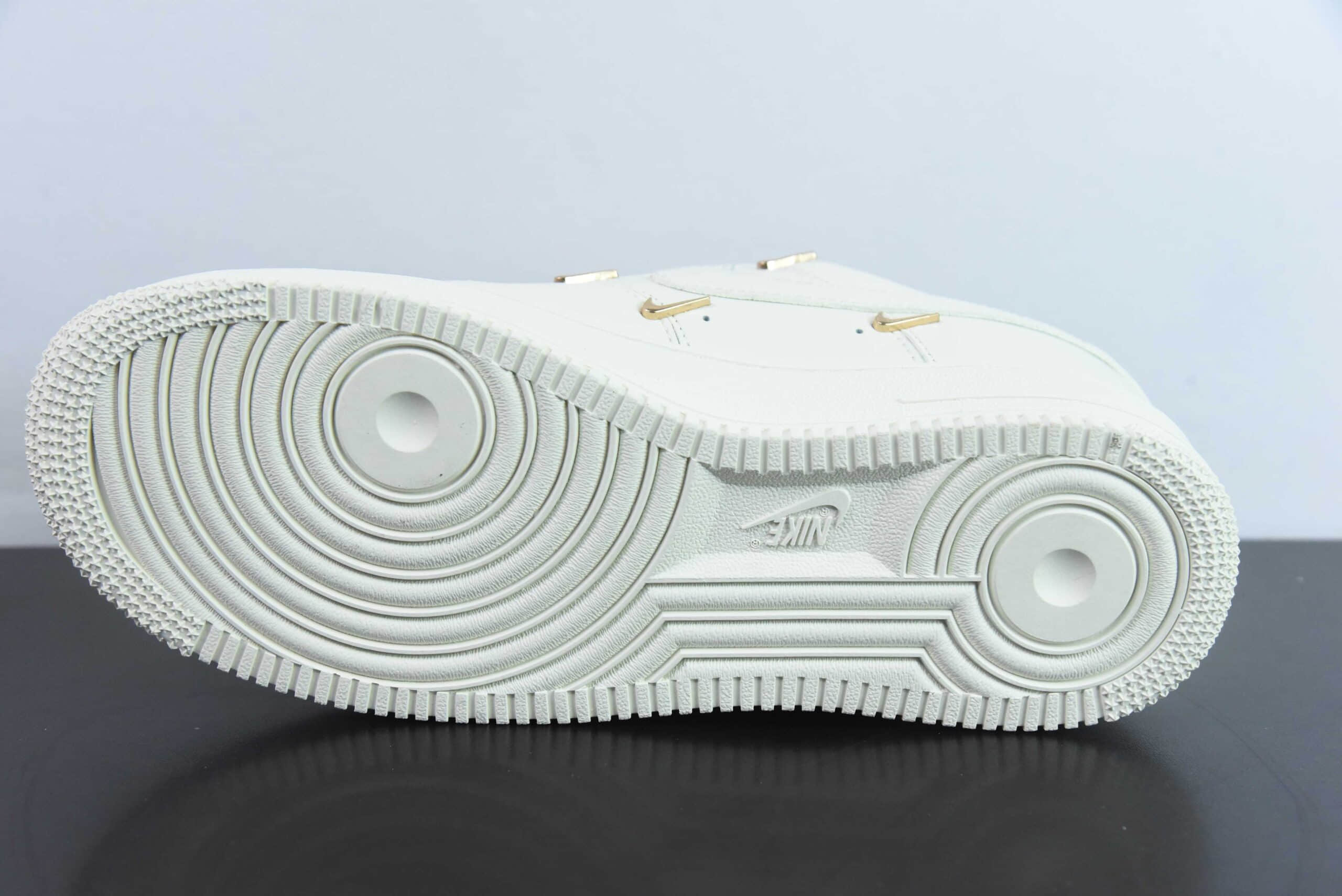 耐克Nike Air Force 1´07 Low 二次元主题薄荷曼波米金喷绘空军一号低帮百搭休闲运动板鞋纯原版本 货号:ZH0316-040