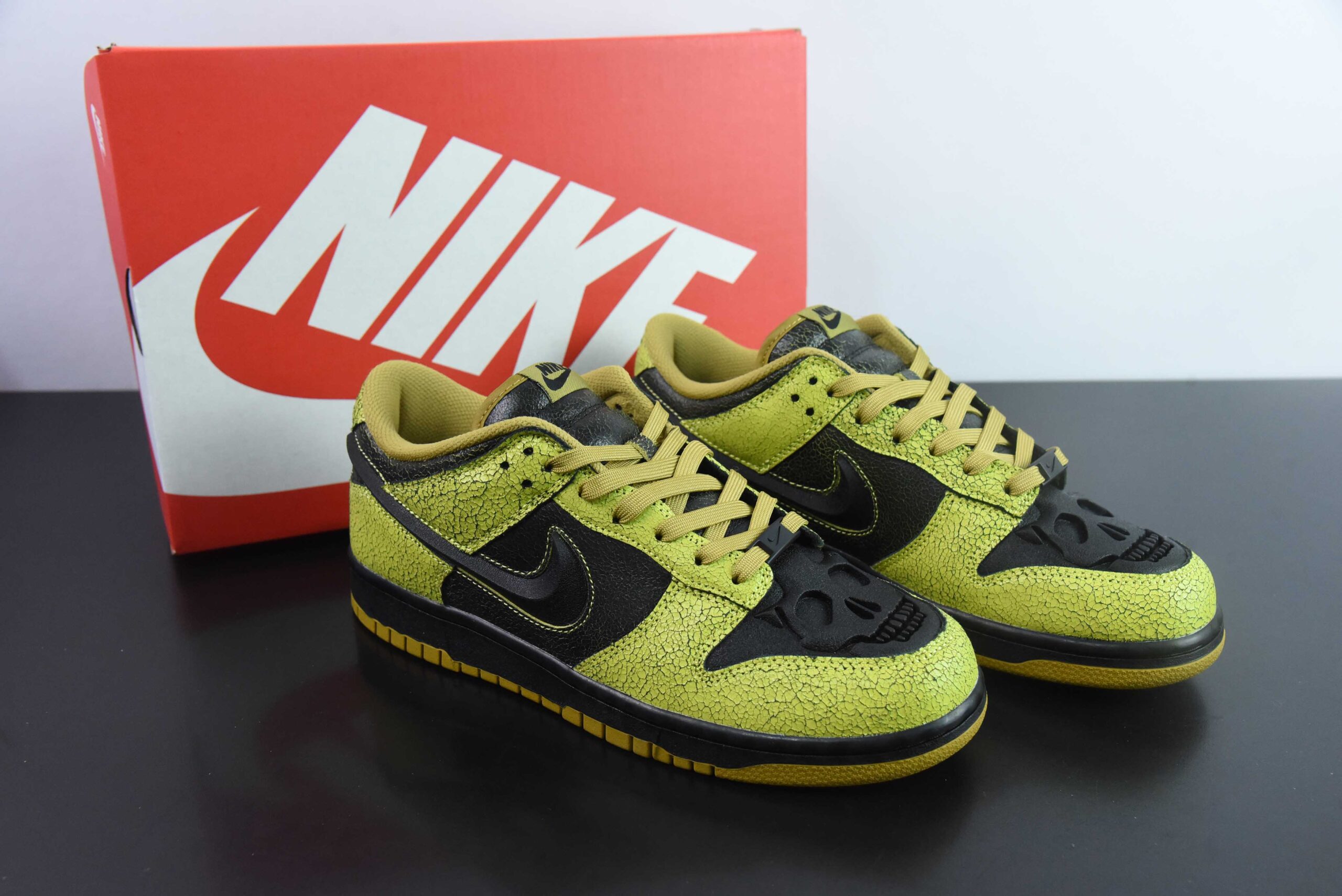耐克Nike SB Dunk Low万圣节限定黑绿SB低帮休闲滑板鞋纯原版本 货号：HV6103-300